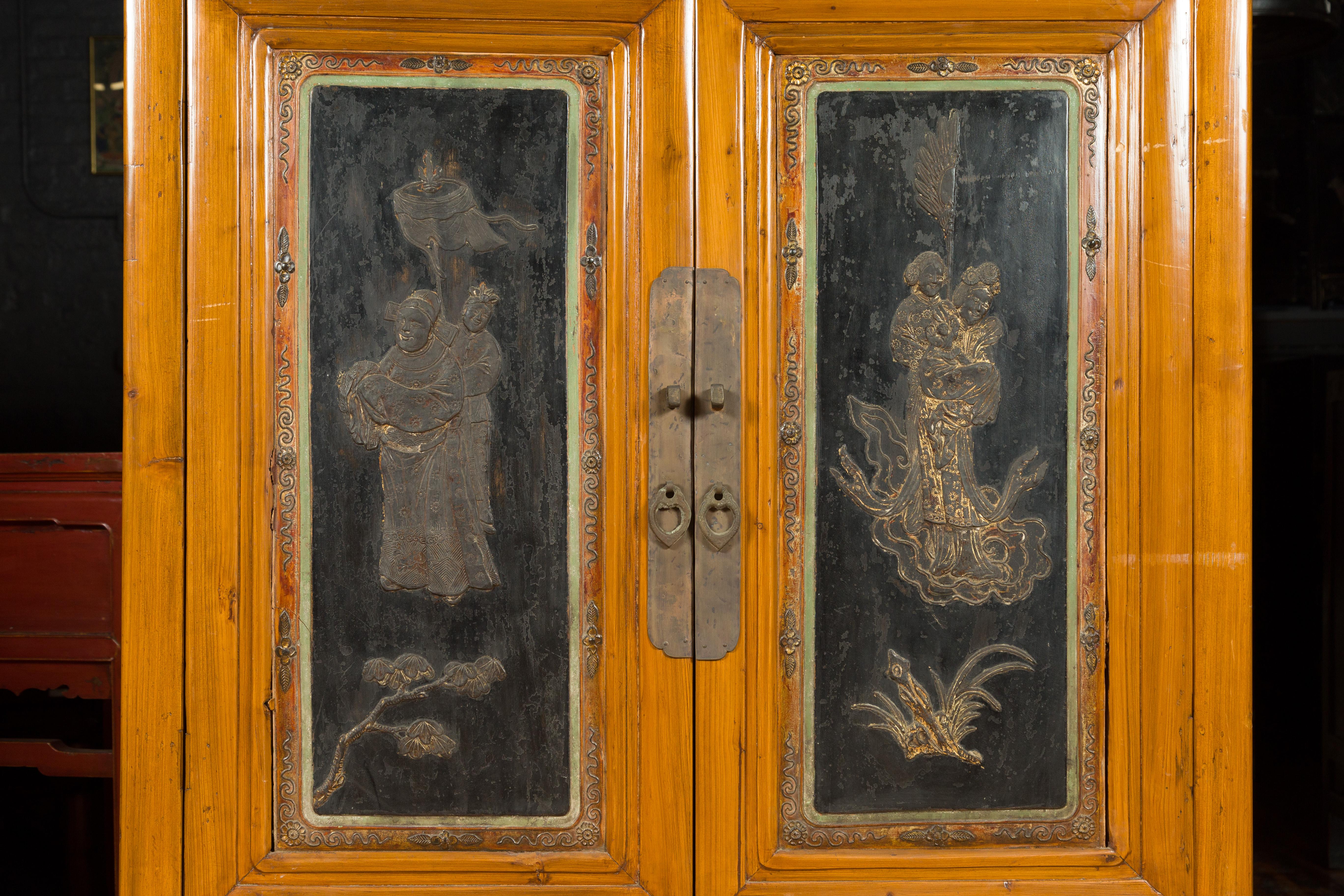 Chinese Qing Dynasty 19th Century Cabinet with Guanyin and Daoist Immortals For Sale 1