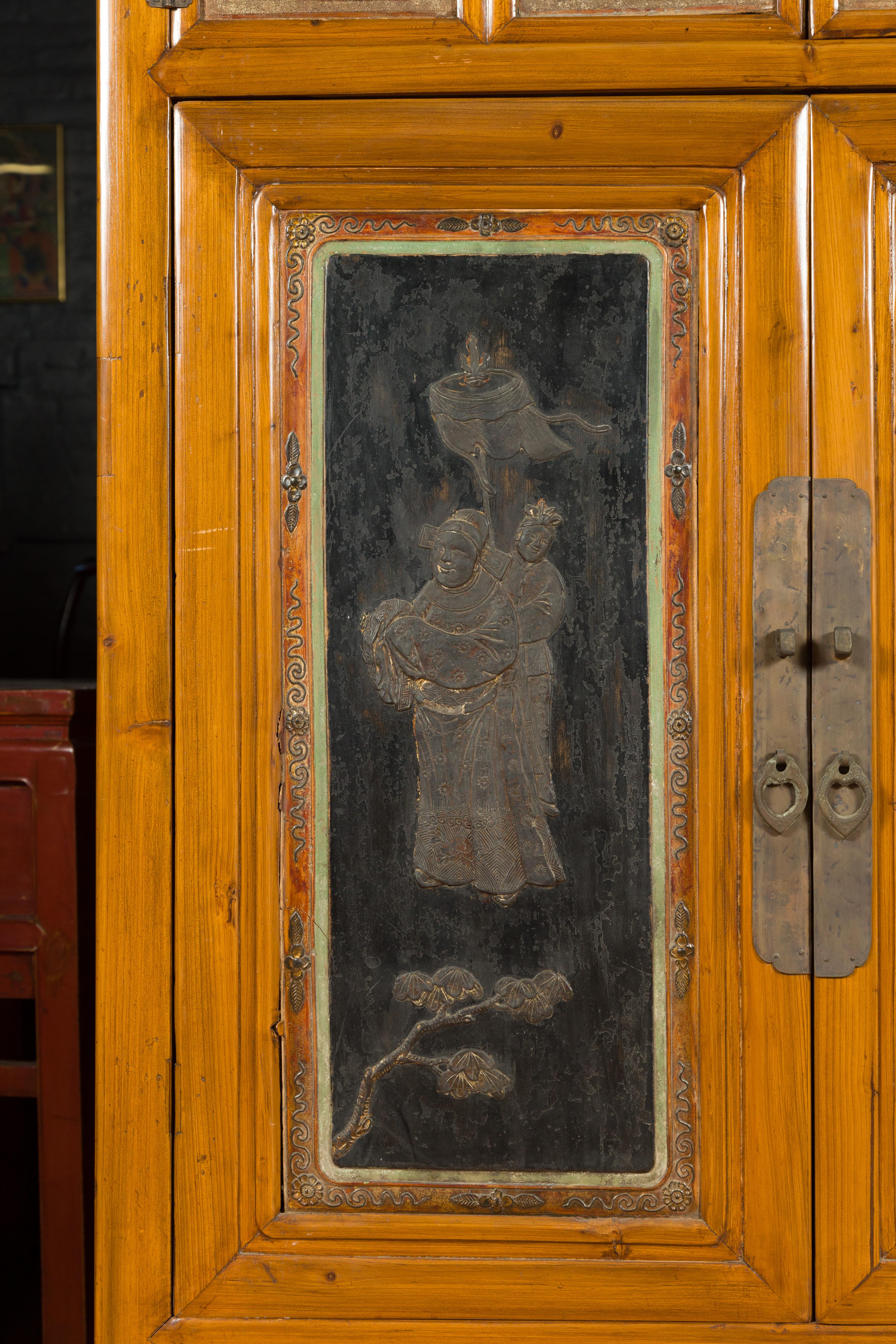 Chinese Qing Dynasty 19th Century Cabinet with Guanyin and Daoist Immortals For Sale 2