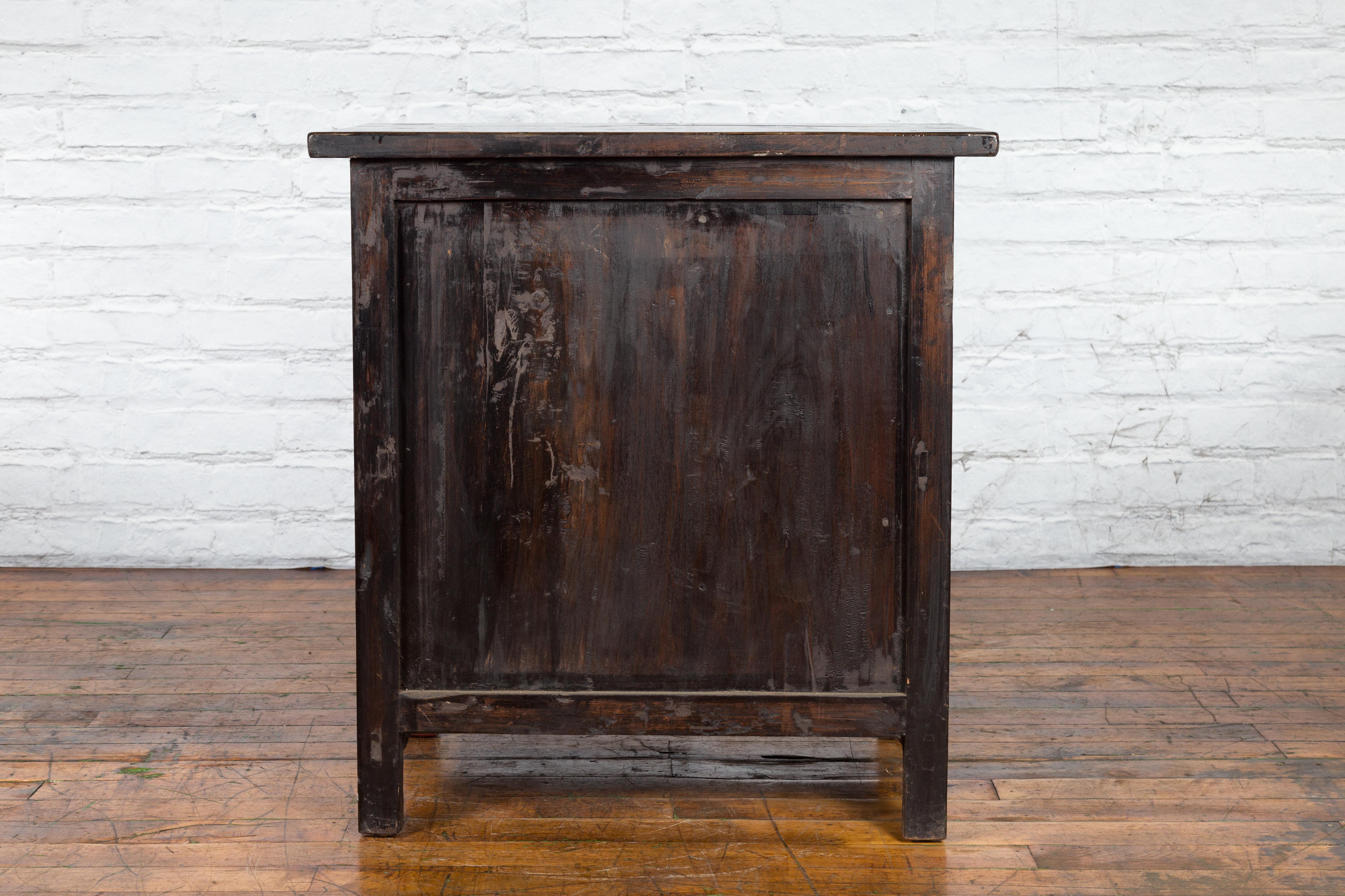 Chinese Qing Dynasty 19th Century Cabinet with Hand-Painted Floral Décor For Sale 11