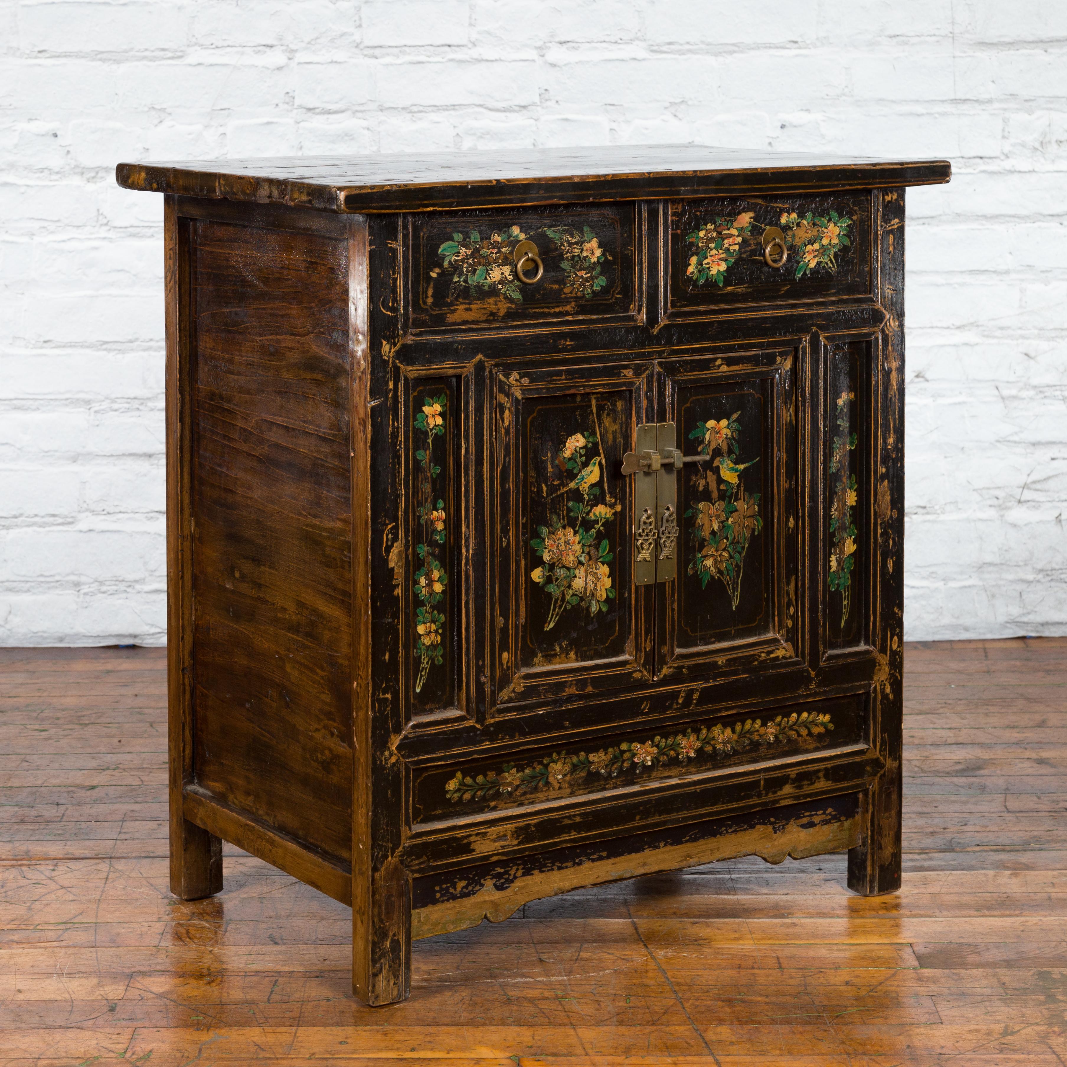 Wood Chinese Qing Dynasty 19th Century Cabinet with Hand-Painted Floral Décor For Sale