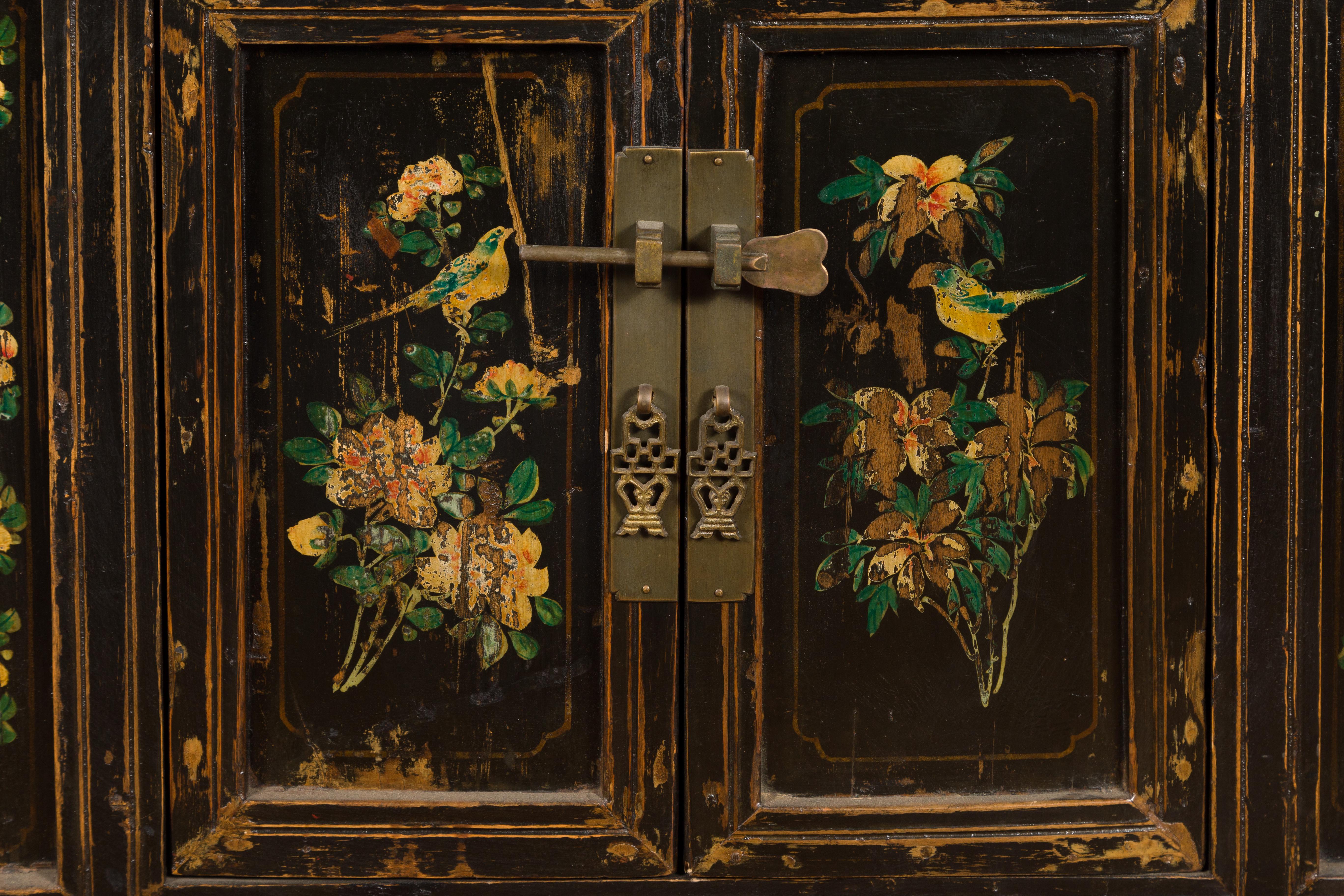 Chinese Qing Dynasty 19th Century Cabinet with Hand-Painted Floral Décor For Sale 5