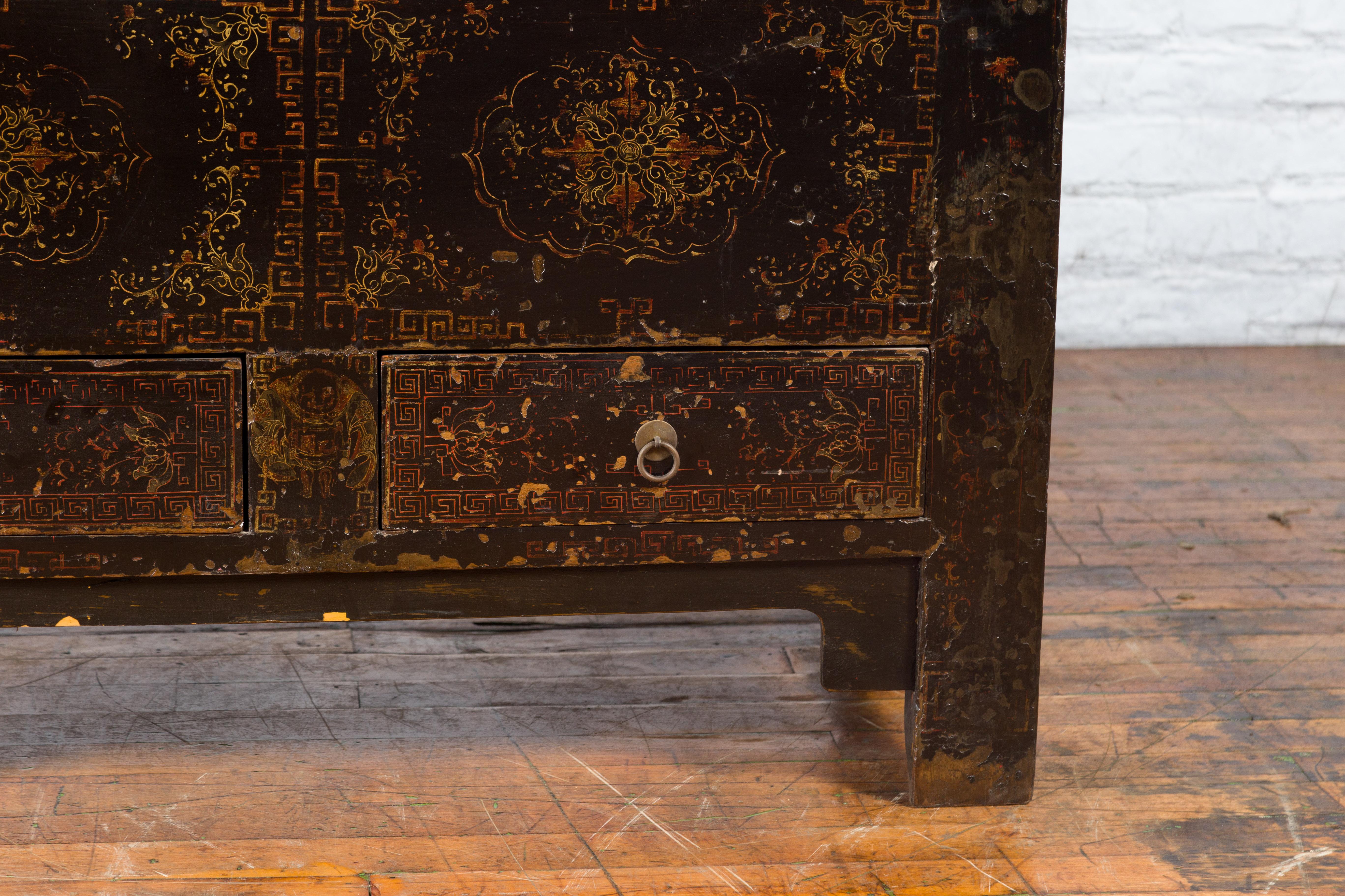 Chinese Qing Dynasty 19th Century Cabinet with Original Black Lacquer Finish For Sale 3
