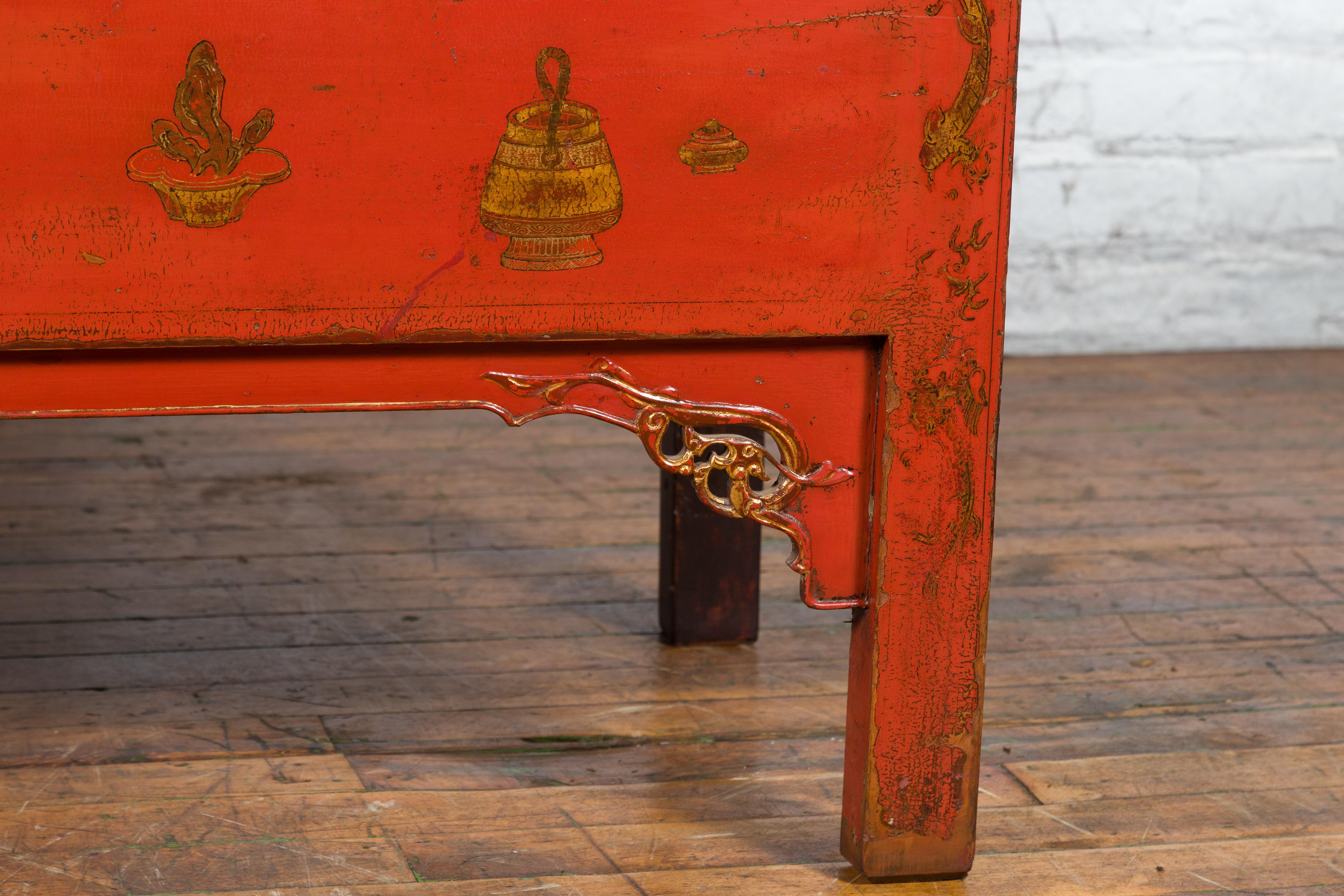 Chinesische Qing-Dynastie 19. Jahrhundert handbemaltes Kabinett mit original rotem Lack im Angebot 12