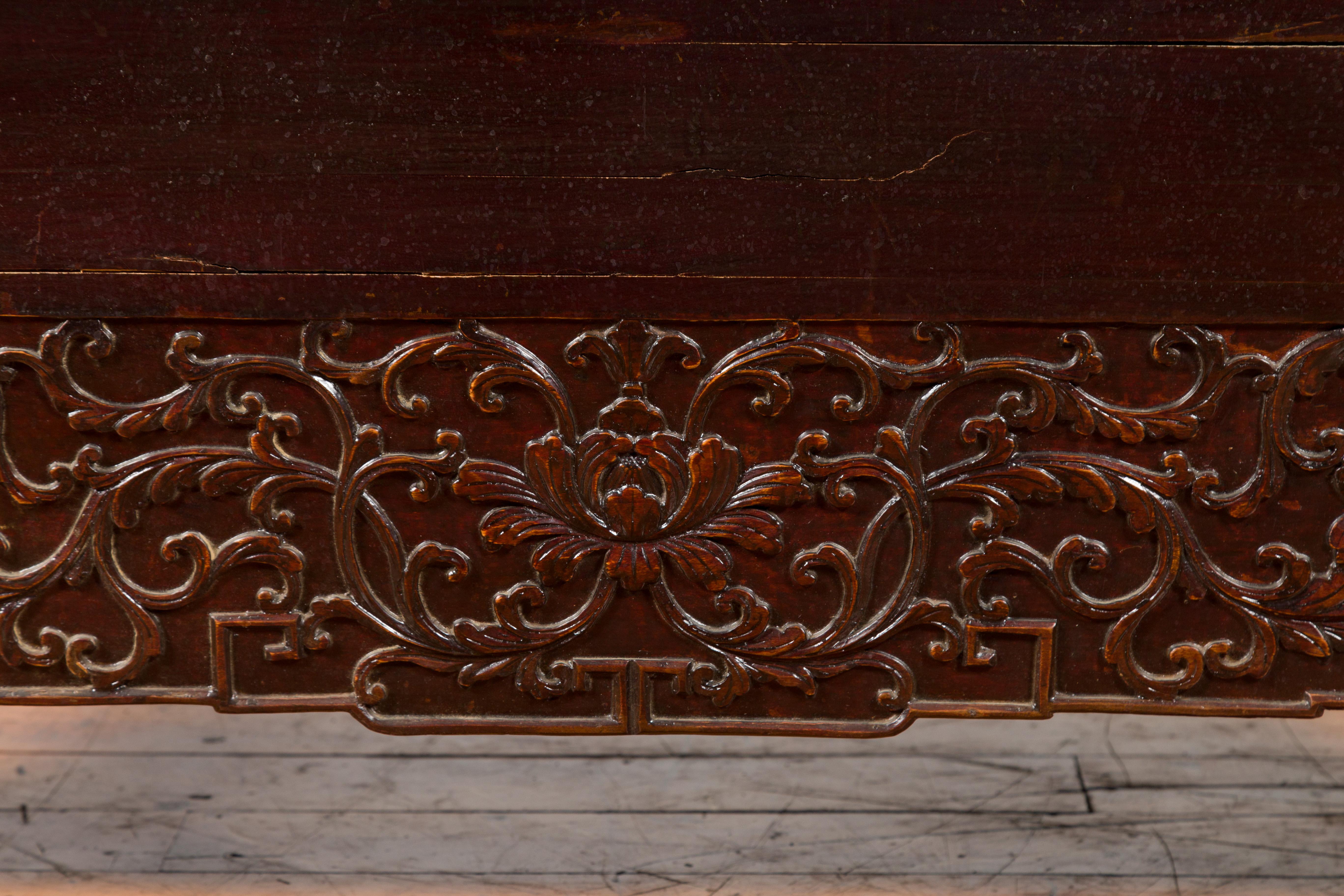 Chinese Qing Dynasty 19th Century Dark Brown Lacquer Cabinet with Carved Foliage For Sale 4