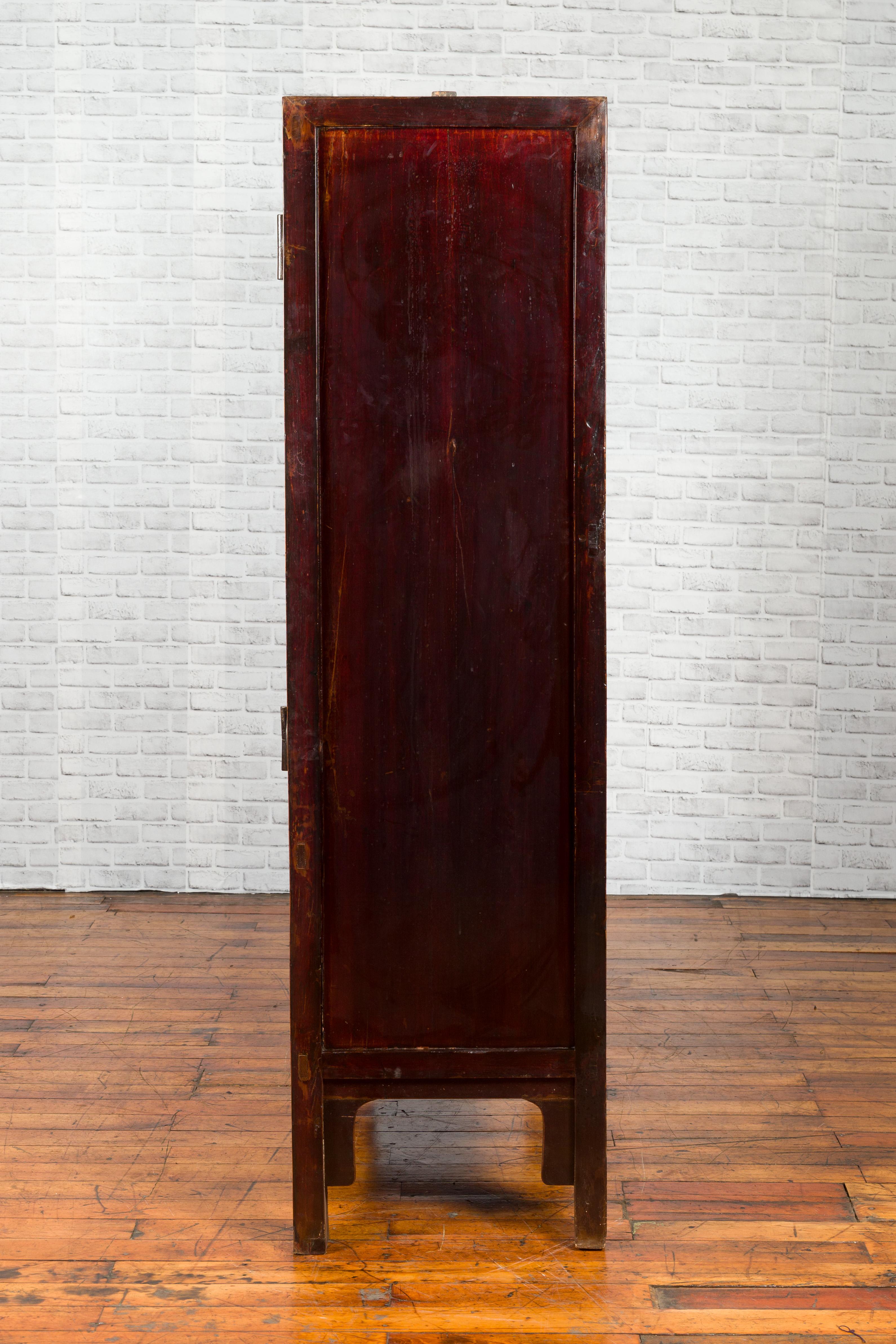 Chinese Qing Dynasty 19th Century Dark Brown Lacquer Cabinet with Carved Foliage For Sale 8