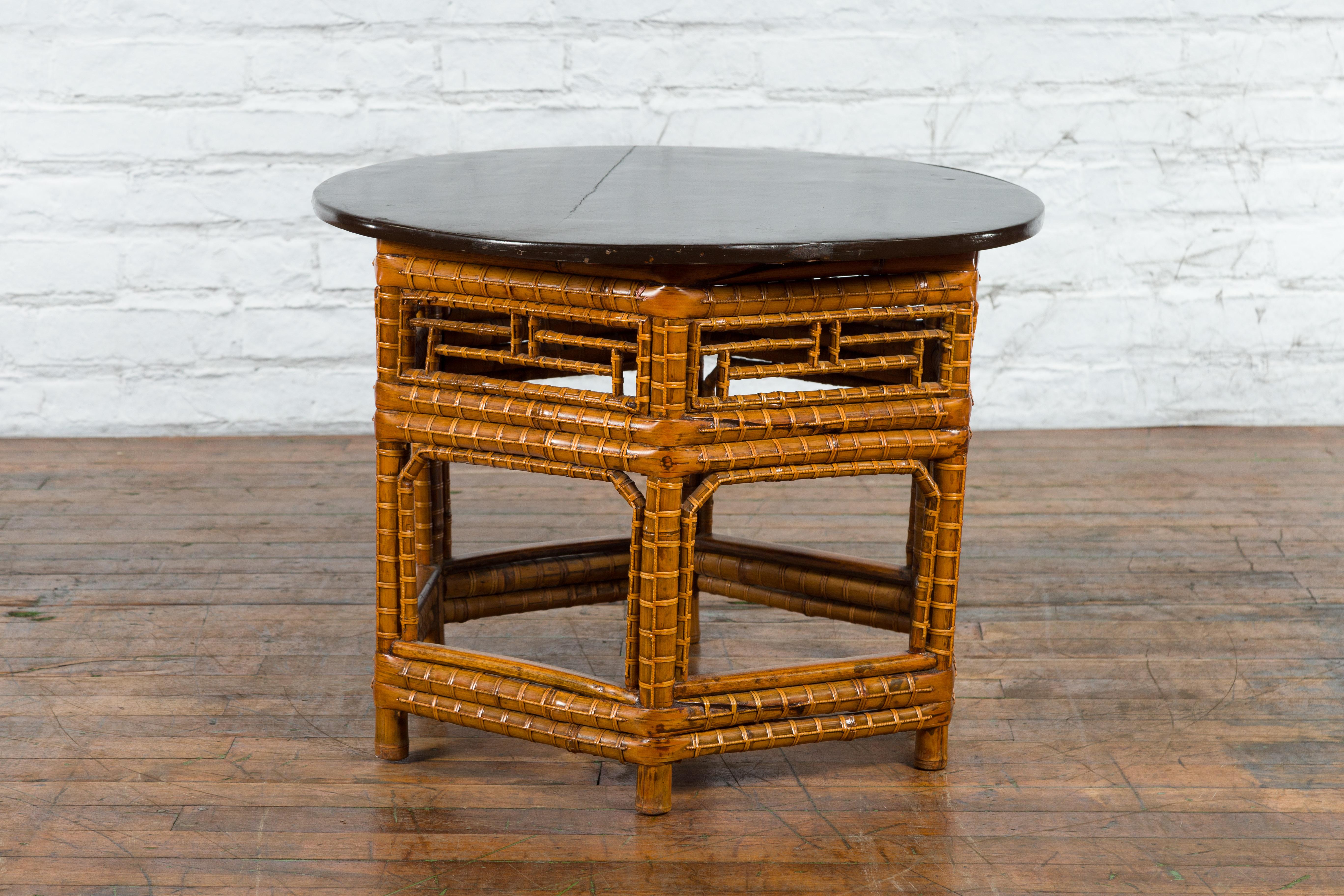Chinese Qing Dynasty 19th Century Elm and Bamboo Coffee Table with Fretwork For Sale 6