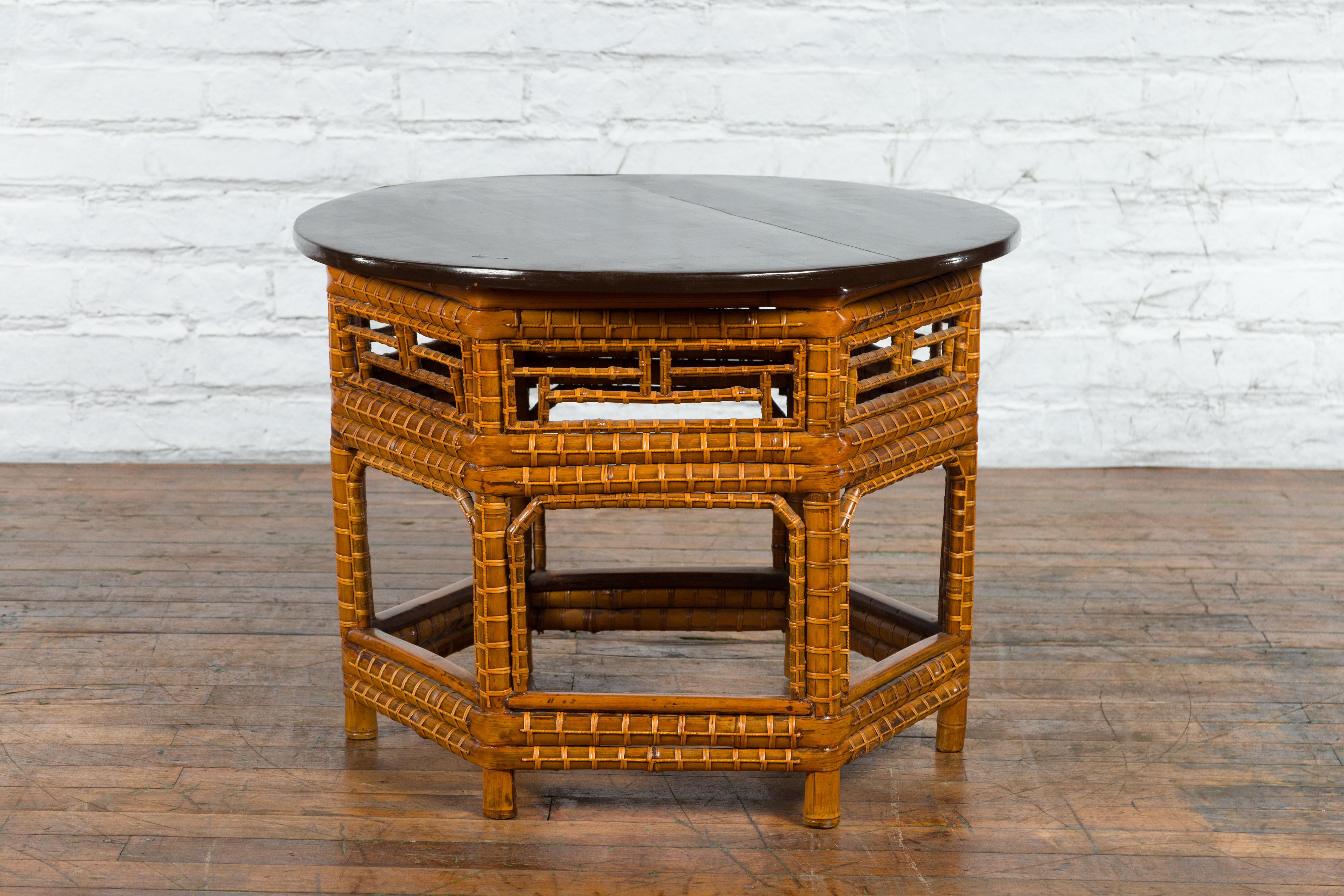 Chinese Qing Dynasty 19th Century Elm and Bamboo Coffee Table with Fretwork For Sale 8