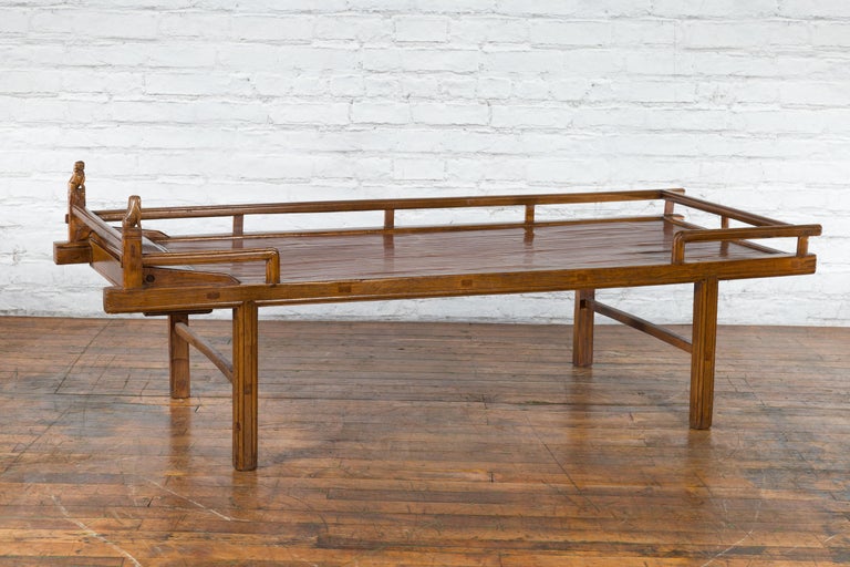 Chinese Qing Dynasty 19th Century Elm Daybed with Bamboo Seat and Guardian Lions For Sale 10