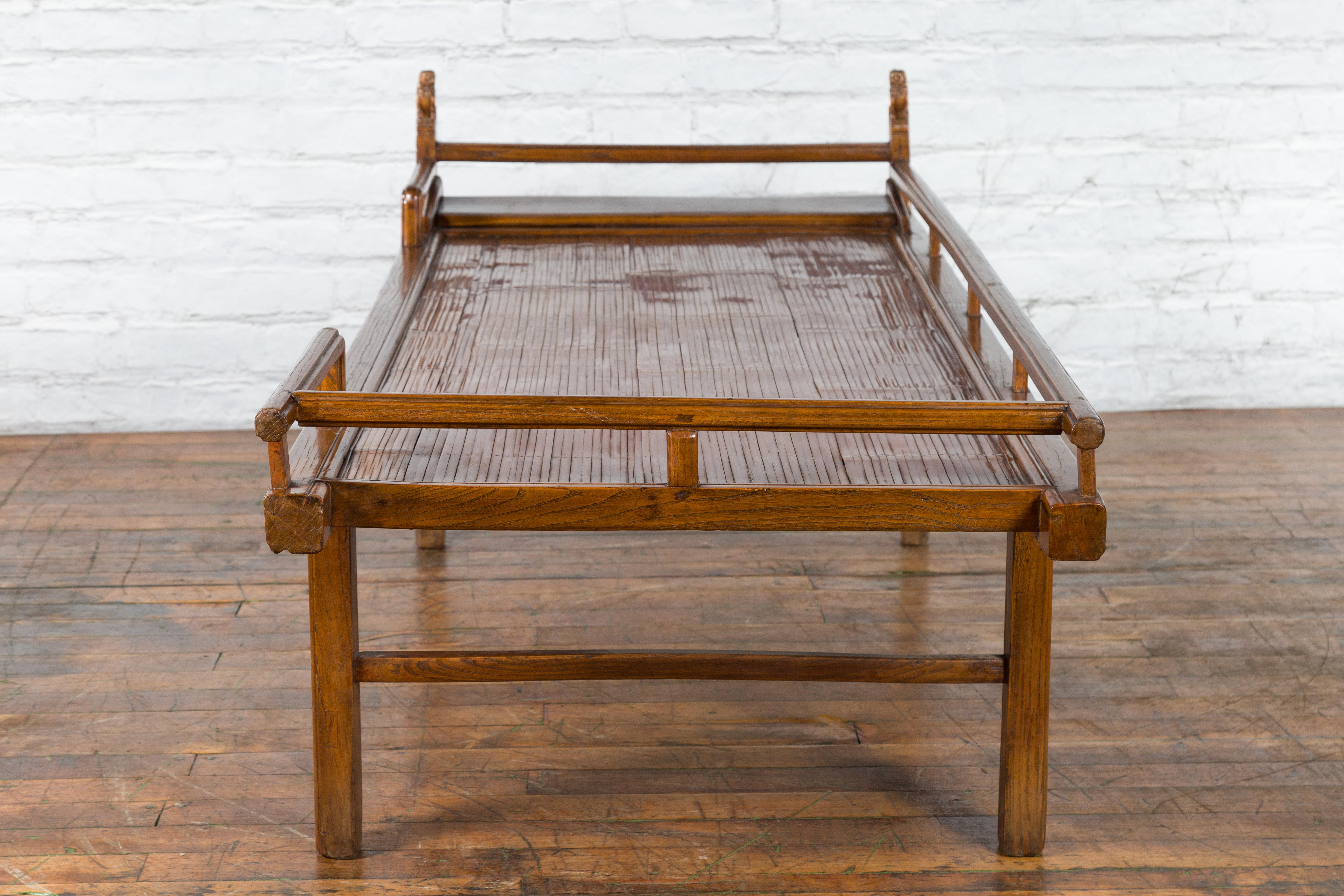 Chinese Qing Dynasty 19th Century Elm Daybed with Bamboo Seat and Guardian Lions For Sale 12