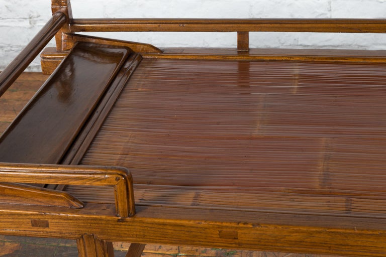 Chinese Qing Dynasty 19th Century Elm Daybed with Bamboo Seat and Guardian Lions For Sale 5