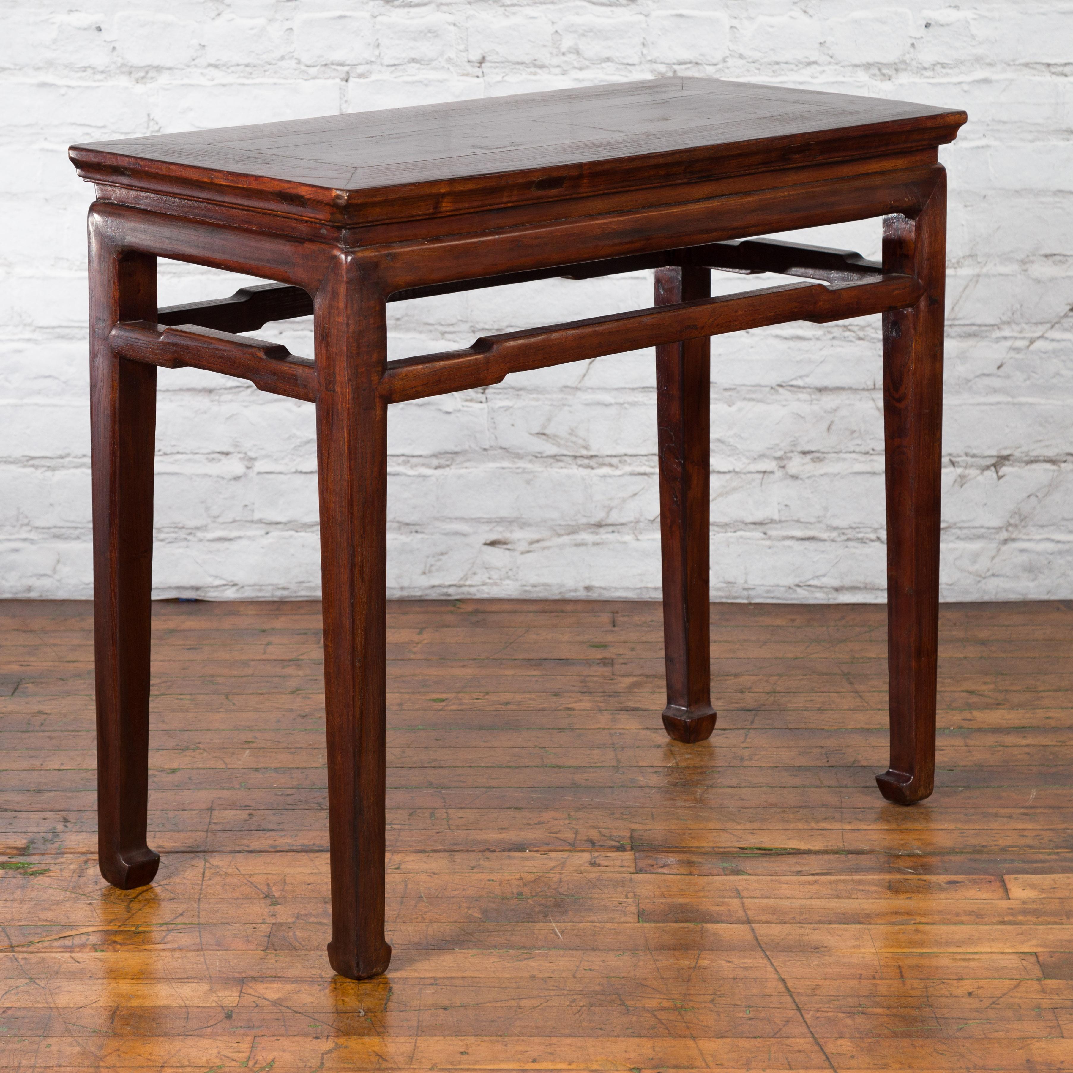 Chinese Qing Dynasty 19th Century Elm Wine Table with Humpback Stretchers For Sale 7