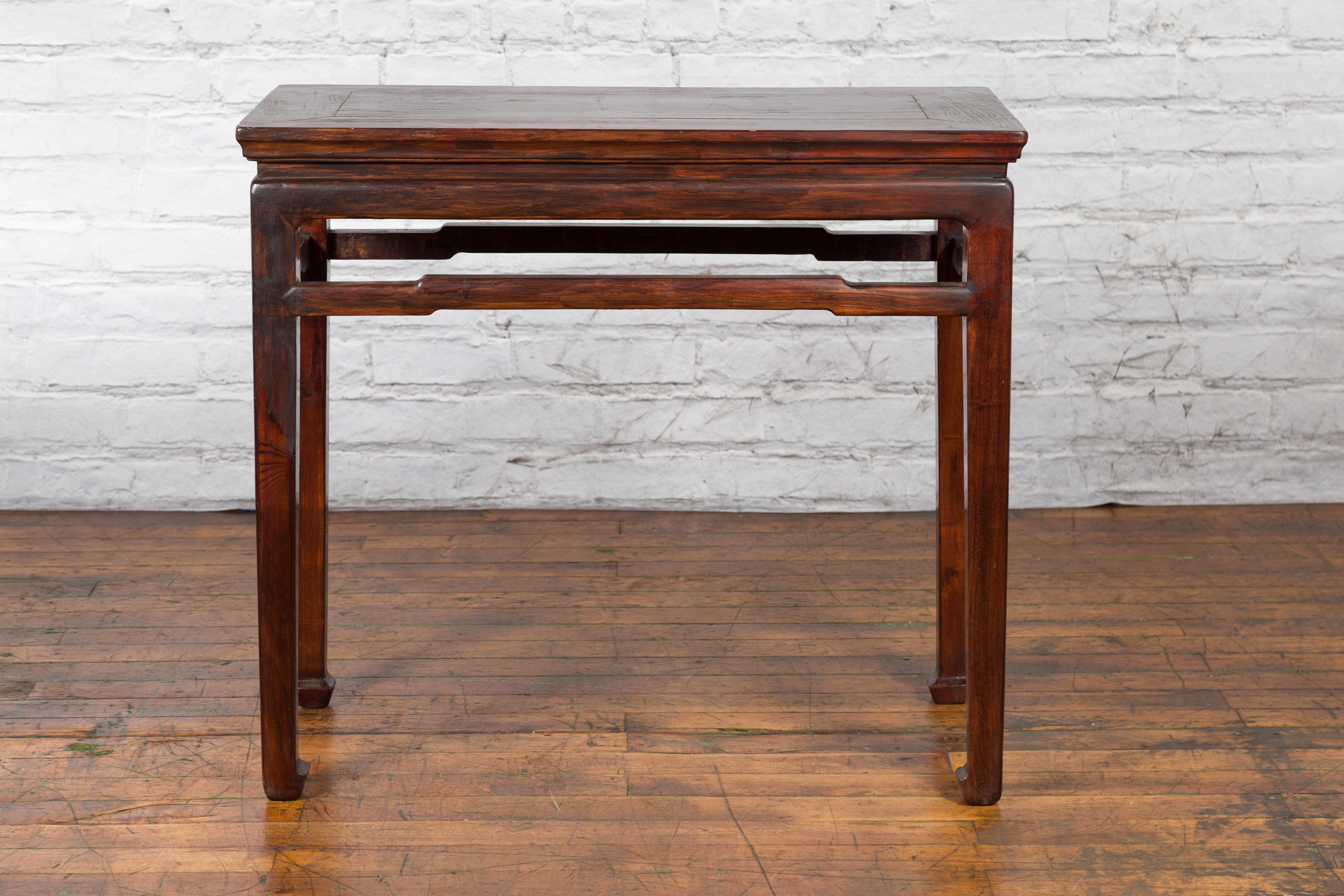 Chinese Qing Dynasty 19th Century Elm Wine Table with Humpback Stretchers For Sale 9