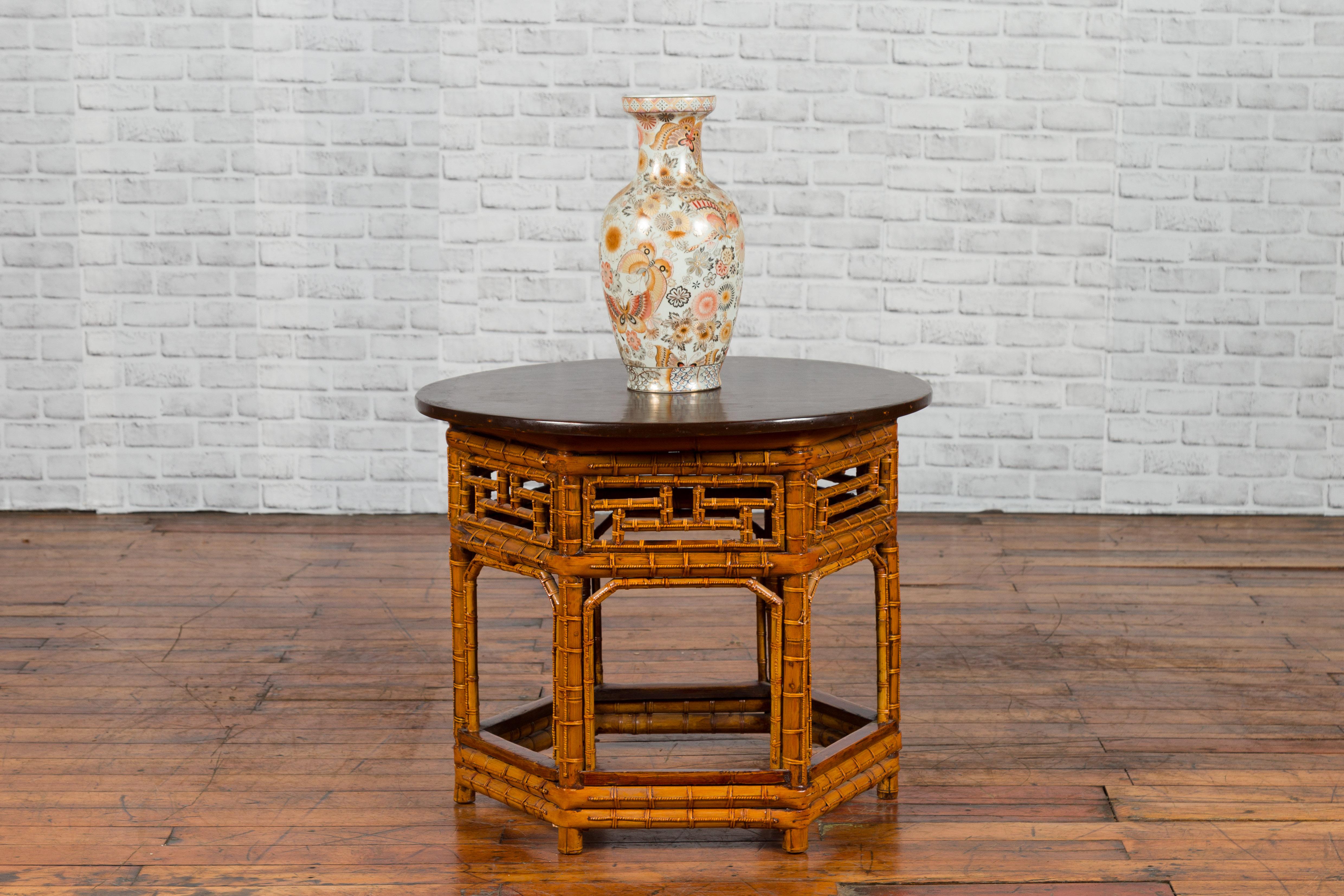 Chinese Qing Dynasty 19th Century Hexagonal Bamboo Side Table with Lacquered Top In Good Condition In Yonkers, NY