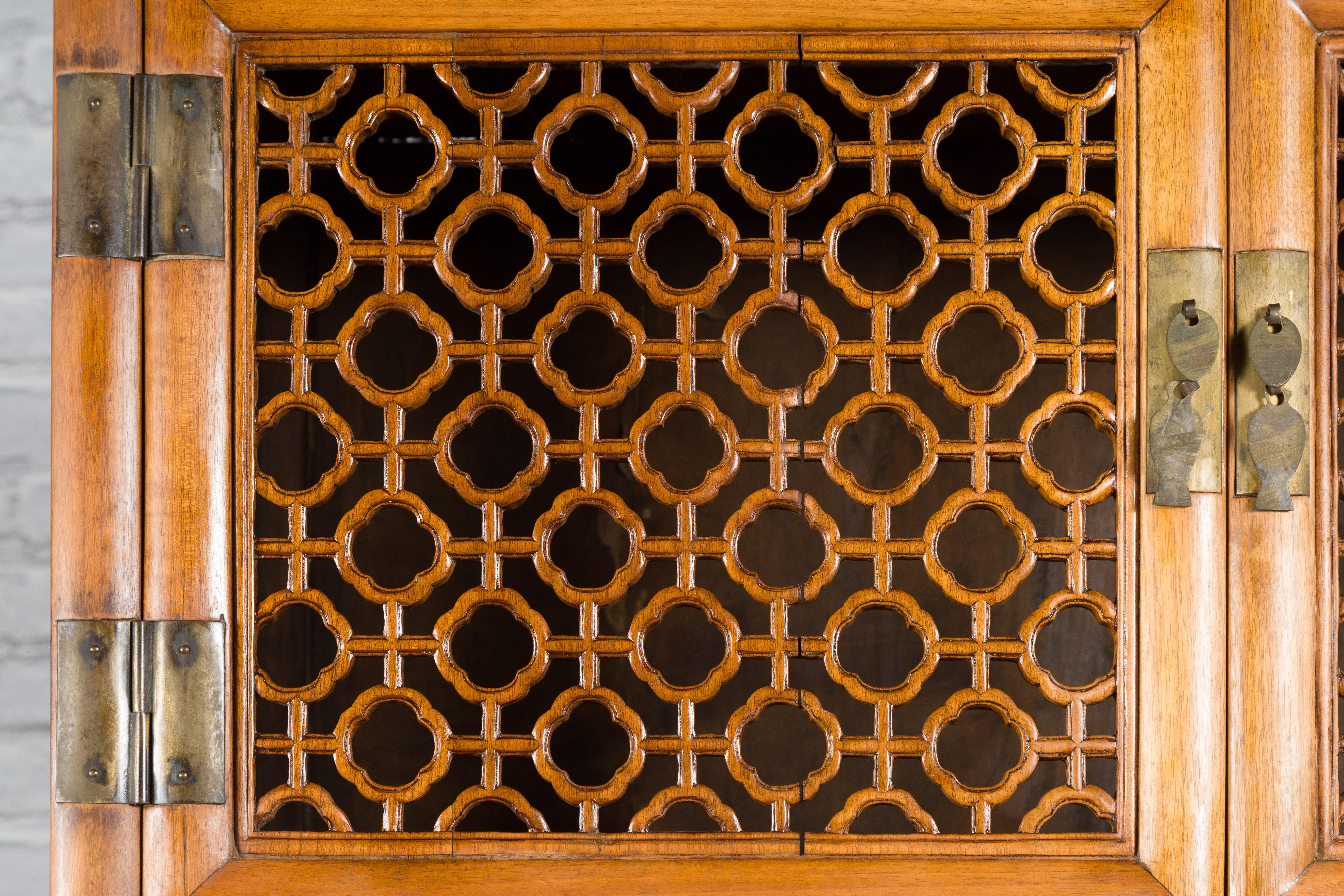 Chinese Qing Dynasty 19th Century Kitchen Cabinet with Quatrefoil Style Fretwork For Sale 6