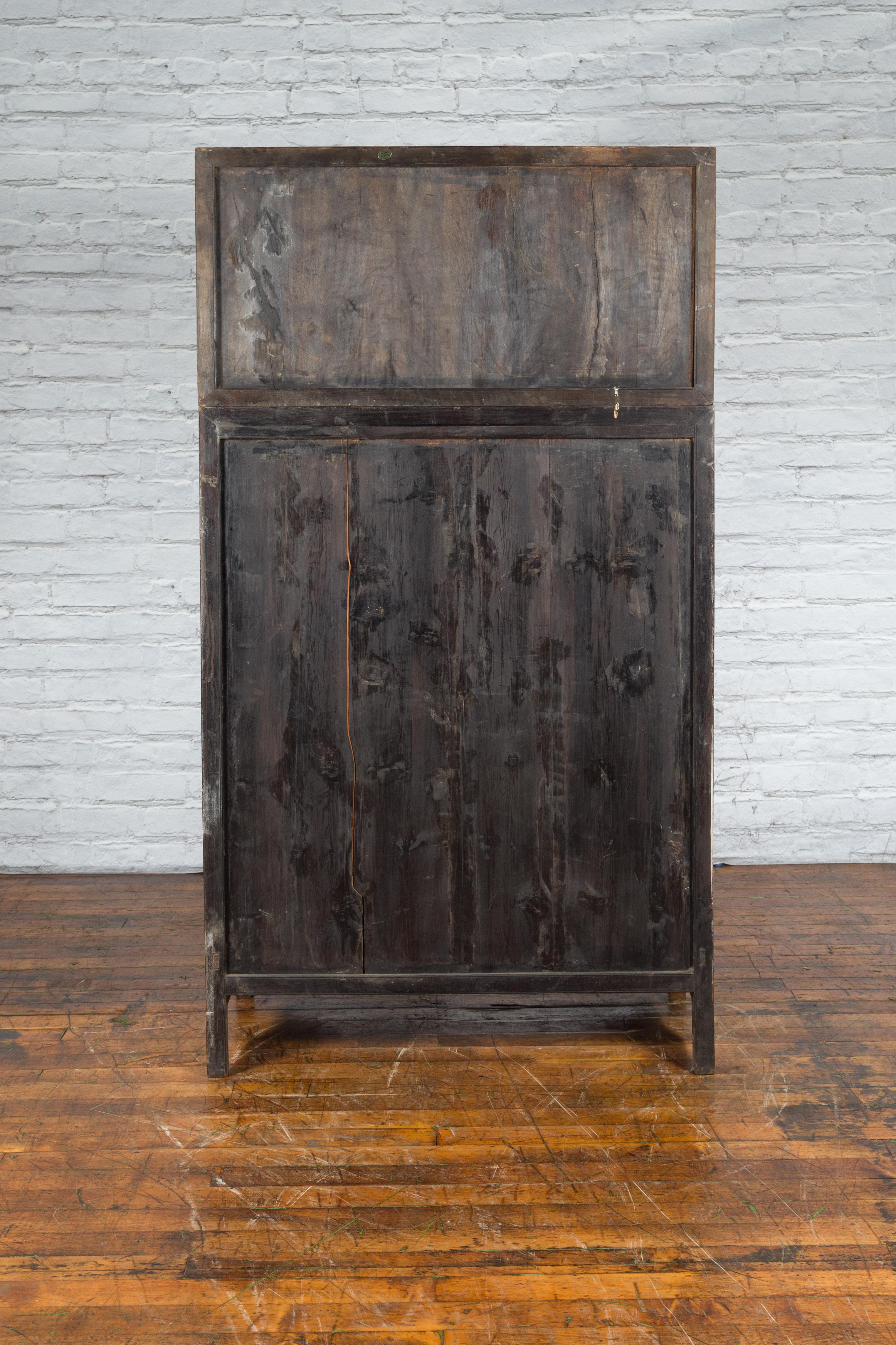Chinese Qing Dynasty 19th Century Kitchen Cabinet with Quatrefoil Style Fretwork For Sale 10