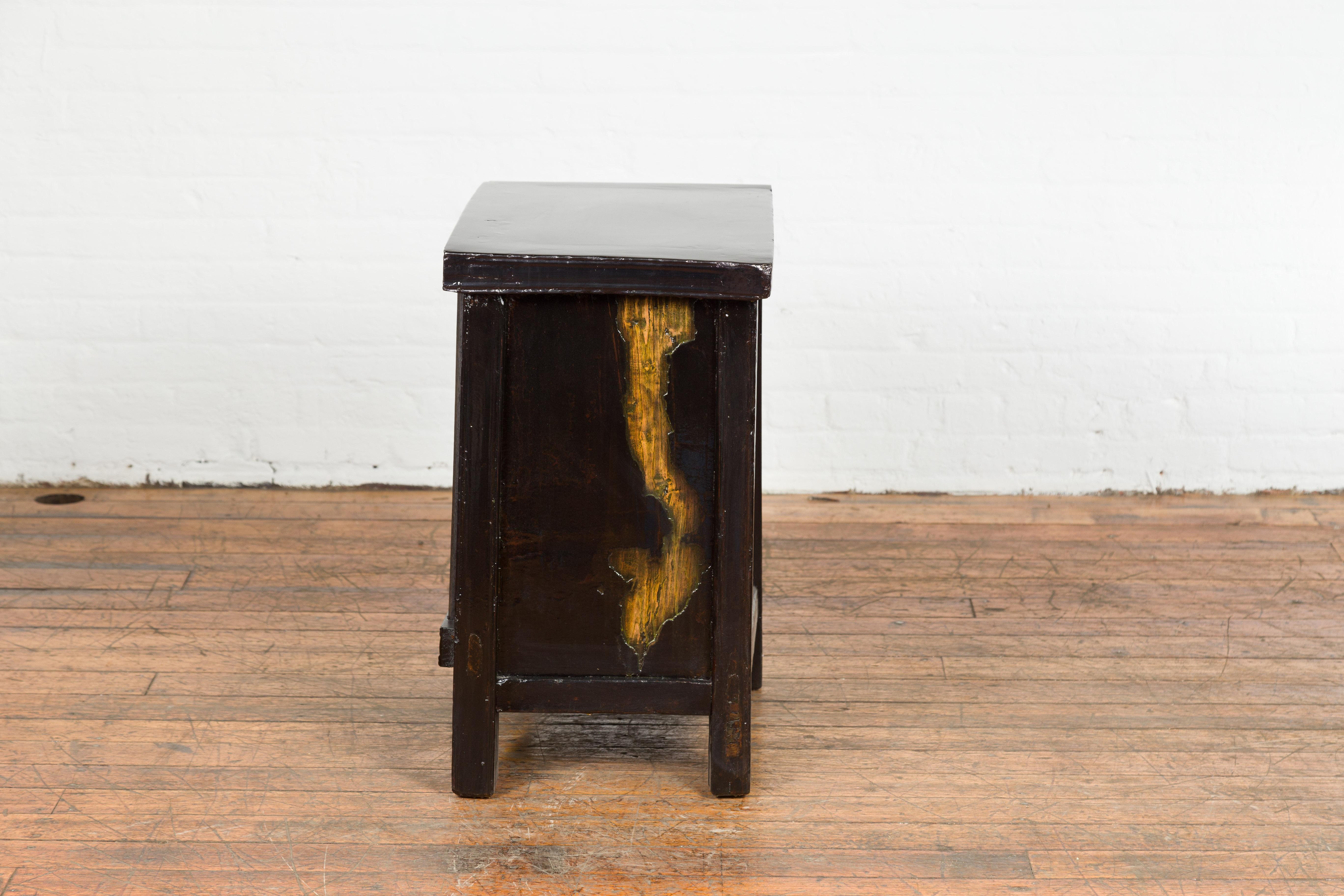 19th Century Chinese Antique Lacquered Bedside Cabinet  For Sale 9