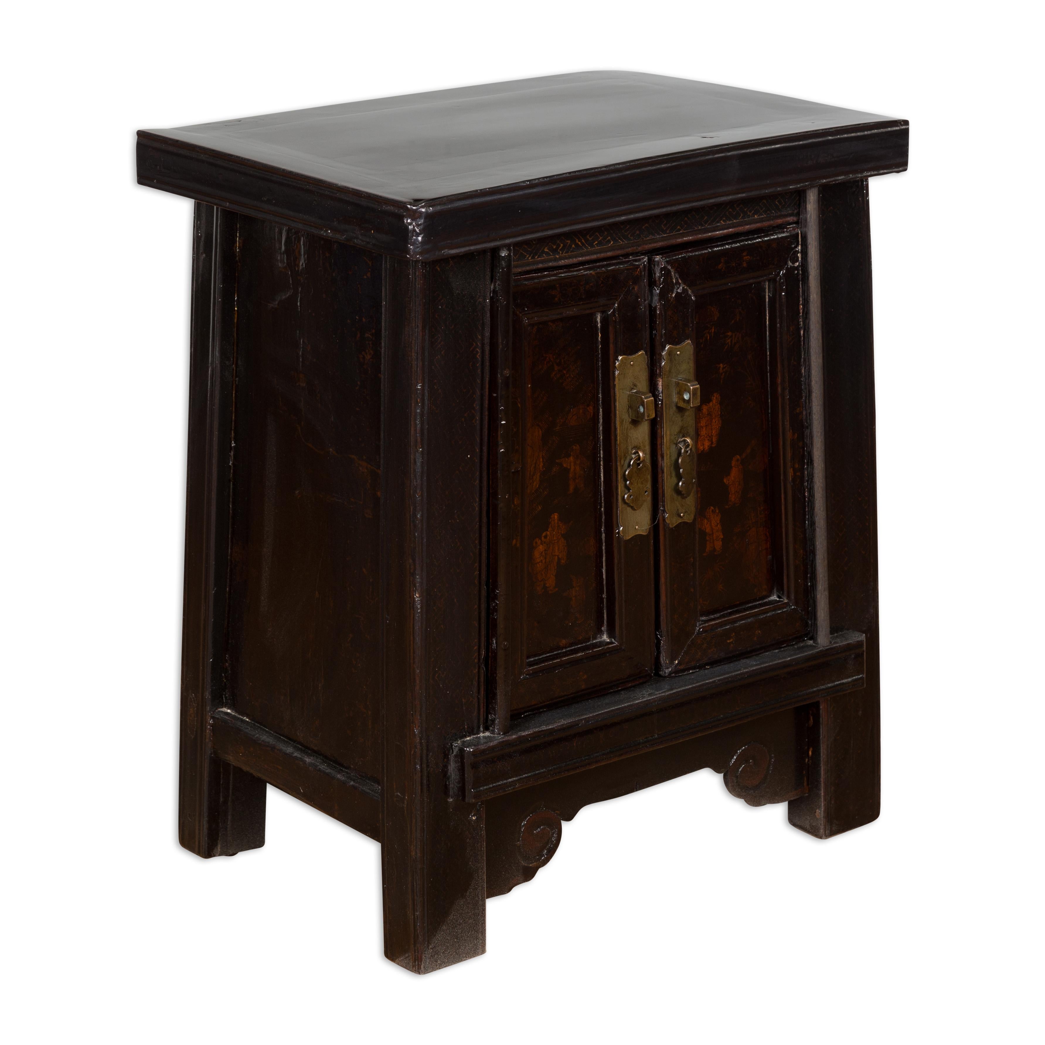 19th Century Chinese Antique Lacquered Bedside Cabinet  For Sale 10