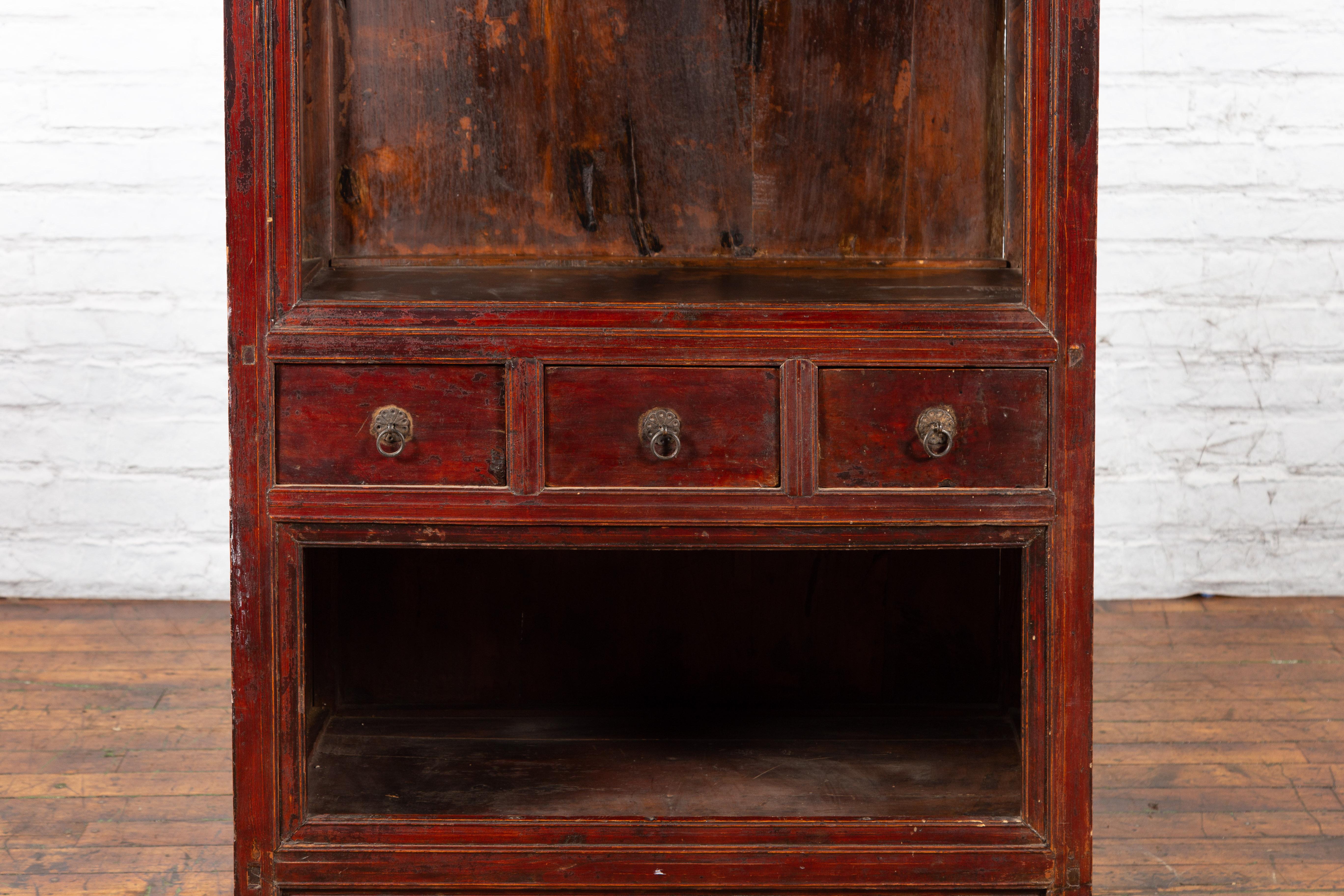 Chinese Qing Dynasty 19th Century Lacquered Cabinet with Carved Dragon Motifs For Sale 2