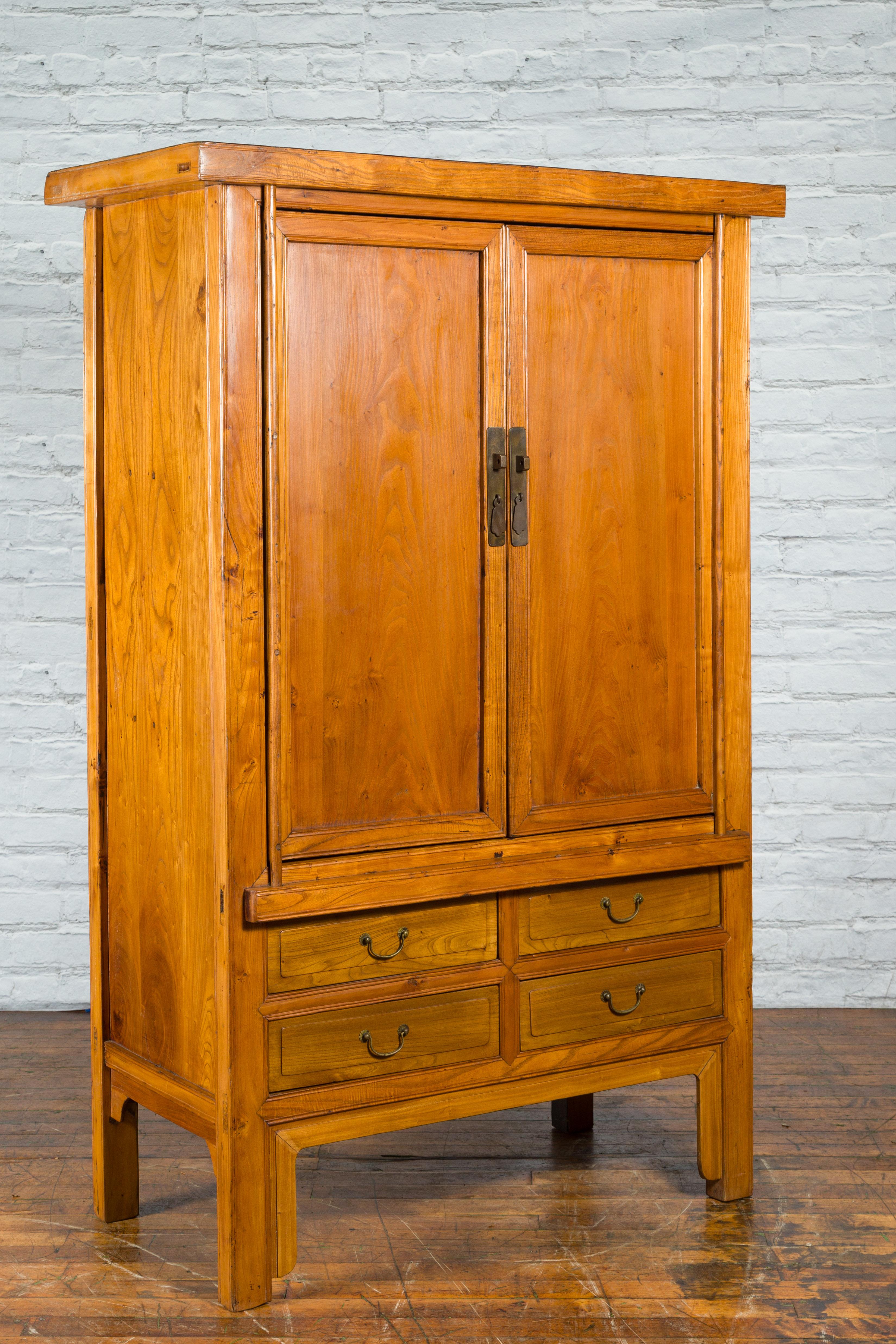 Chinese Qing Dynasty 19th Century Light Lacquer Cabinet with Doors and Drawers In Good Condition For Sale In Yonkers, NY