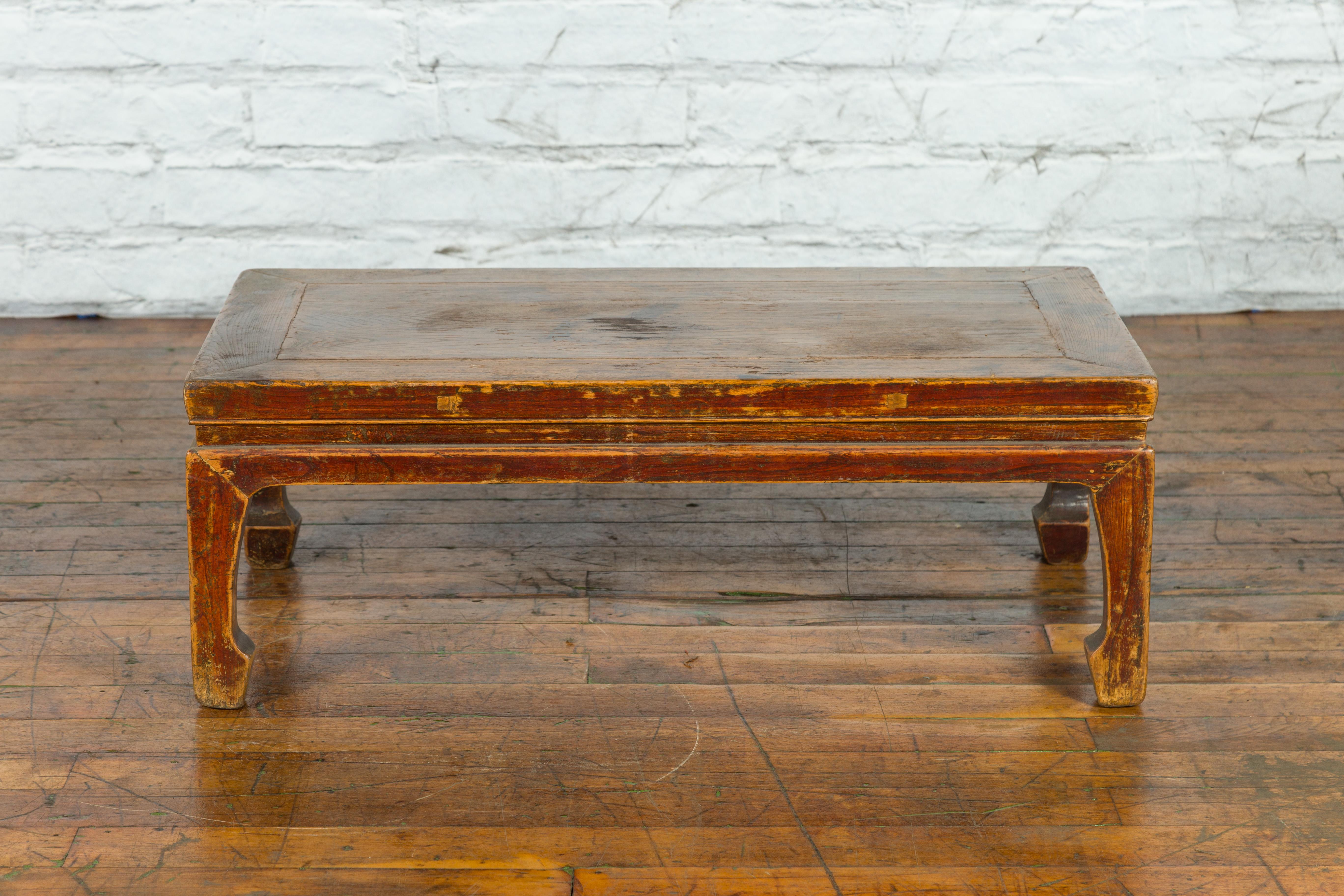 Chinese Qing Dynasty 19th Century Low Coffee Table with Distressed Patina For Sale 7