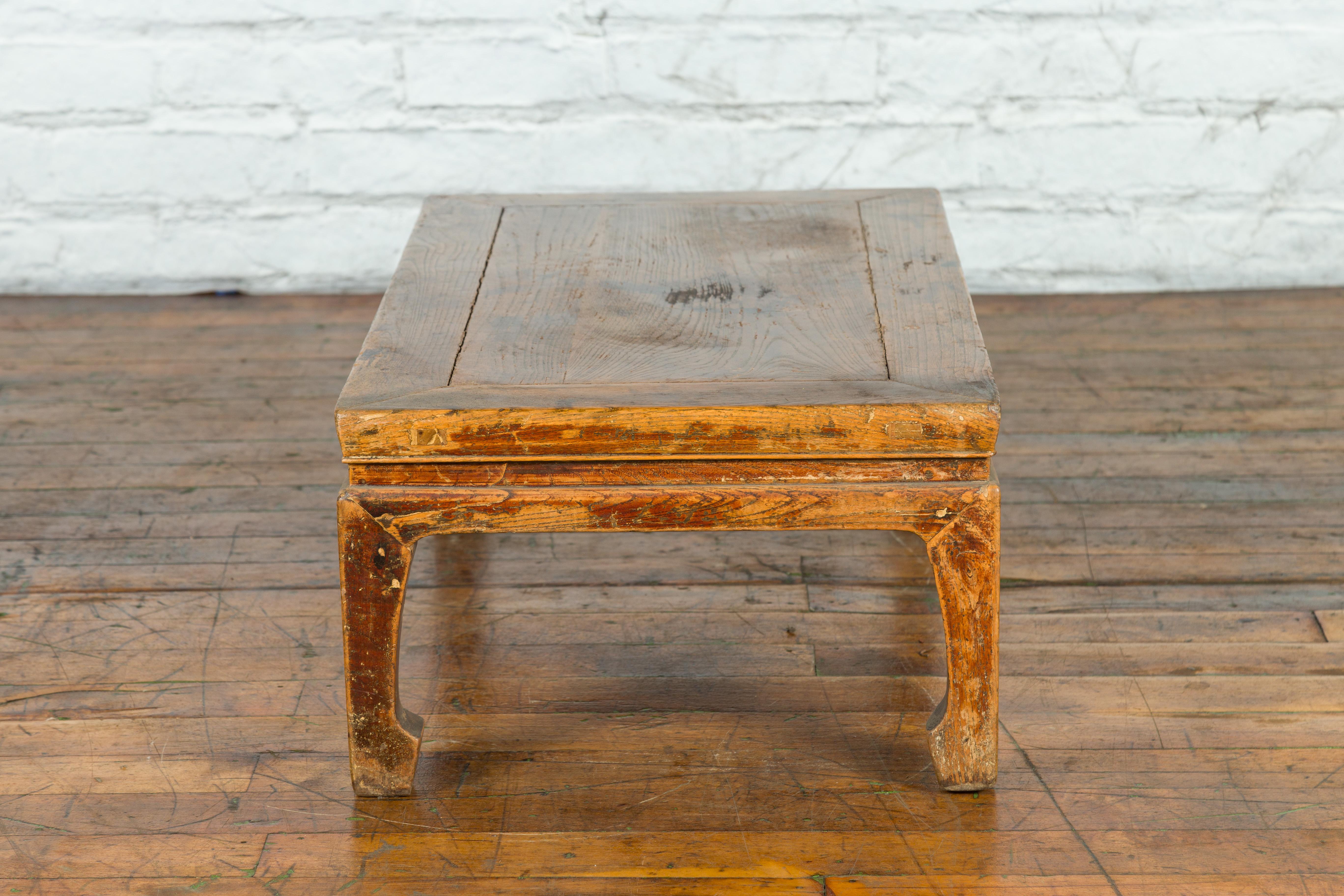 Chinese Qing Dynasty 19th Century Low Coffee Table with Distressed Patina For Sale 1