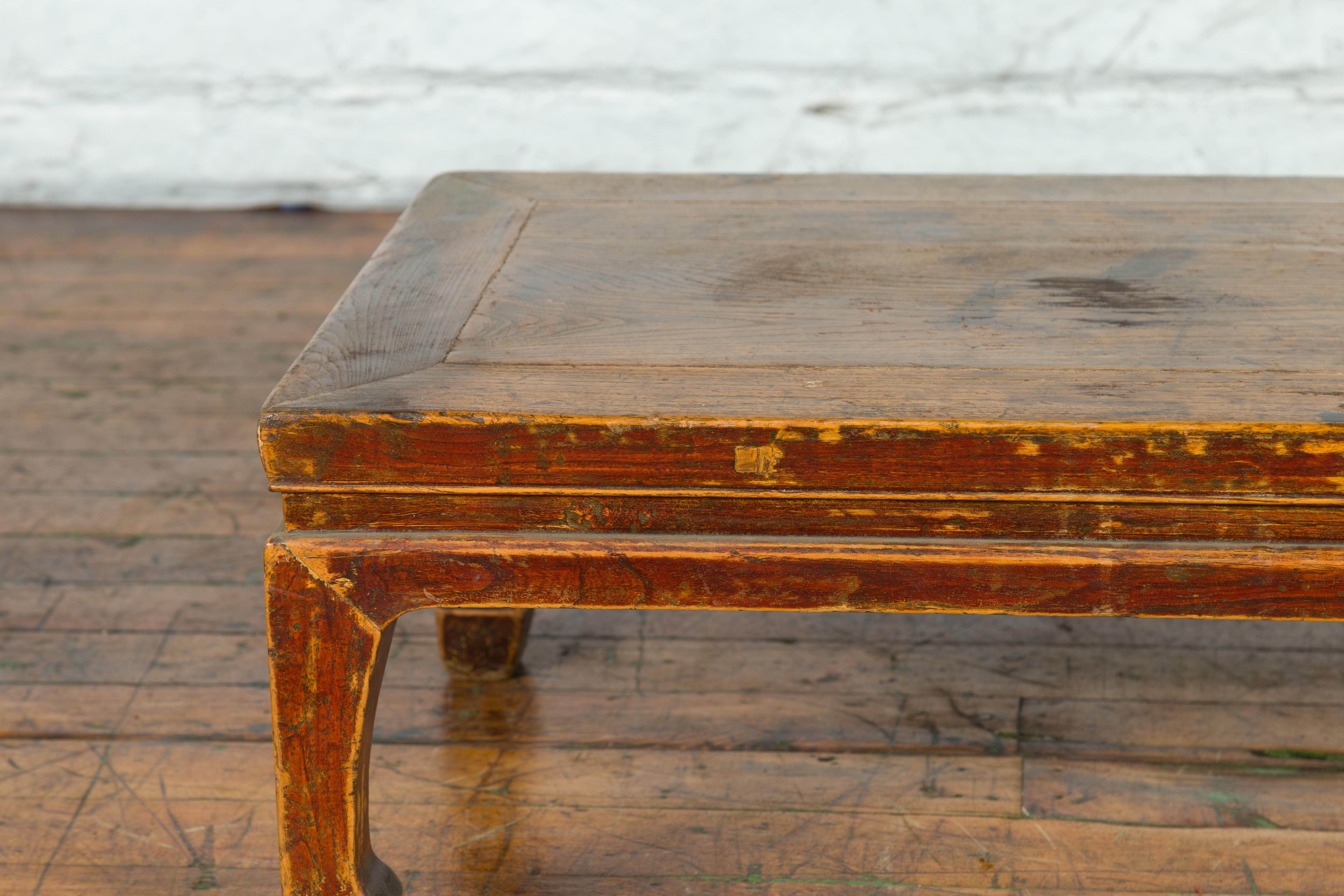 Chinese Qing Dynasty 19th Century Low Coffee Table with Distressed Patina For Sale 3