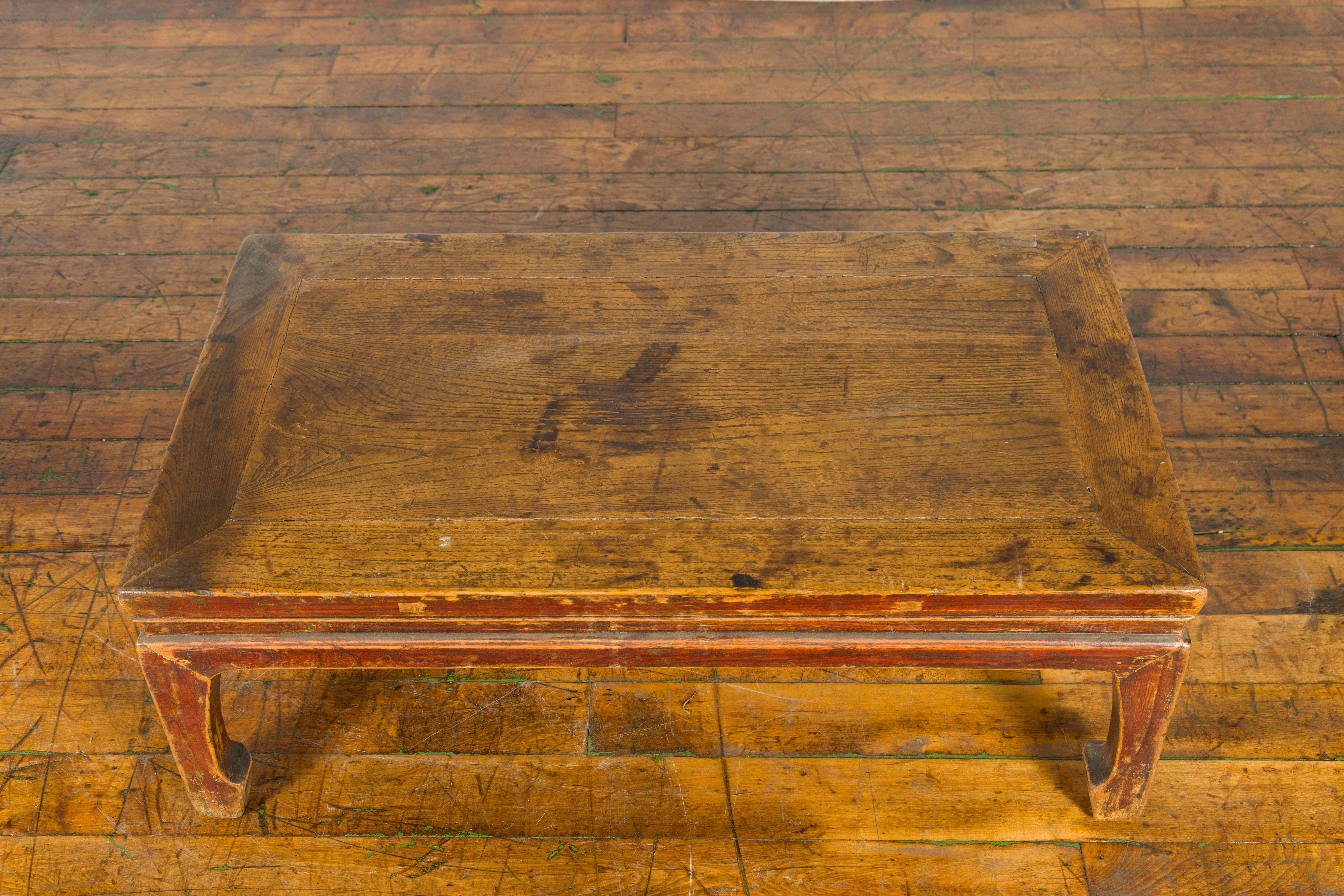 Chinese Qing Dynasty 19th Century Low Coffee Table with Distressed Patina For Sale 5