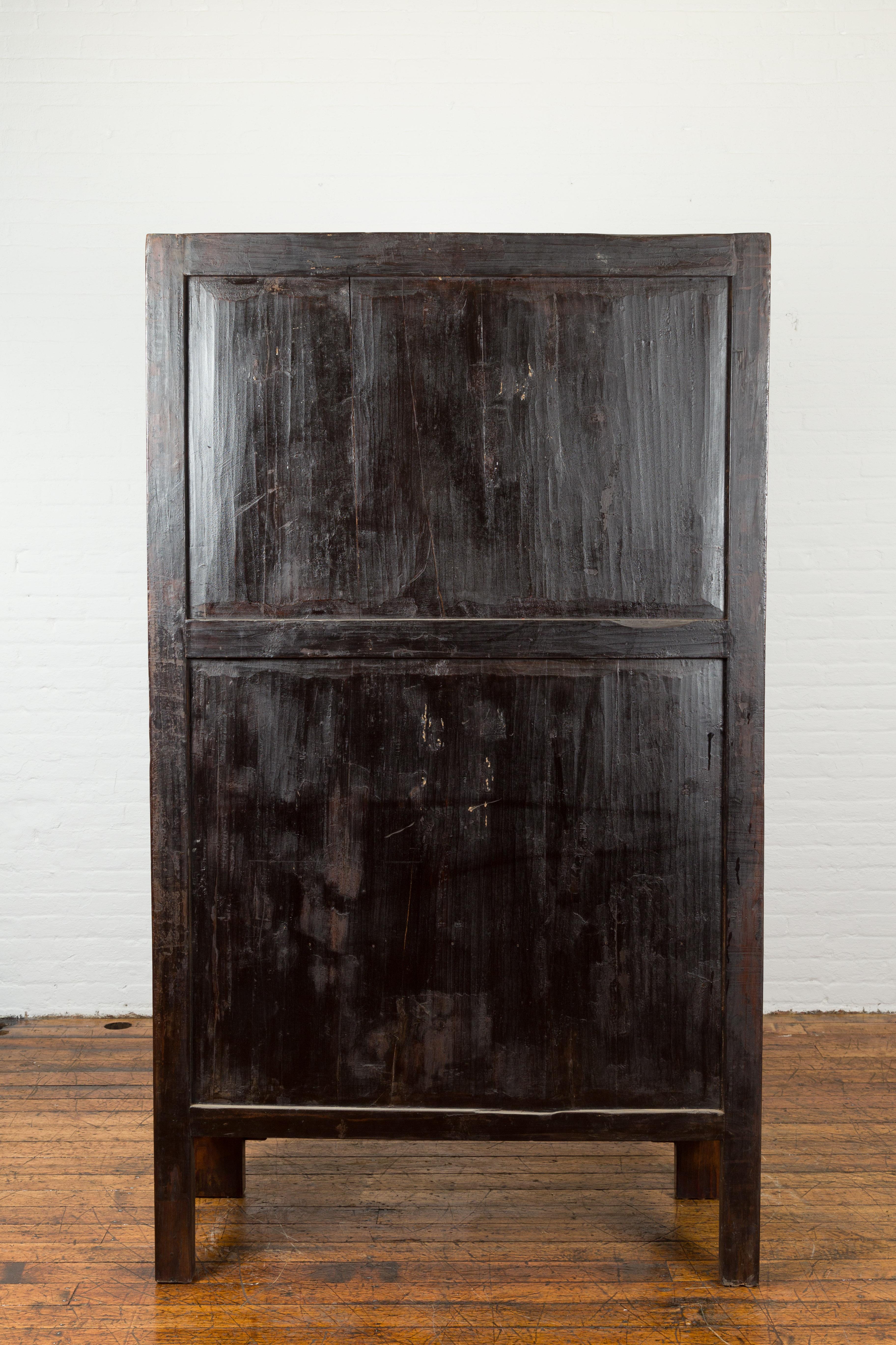 Chinese Qing Dynasty 19th Century Nicely Grained Cabinet with Medallion Lock For Sale 6