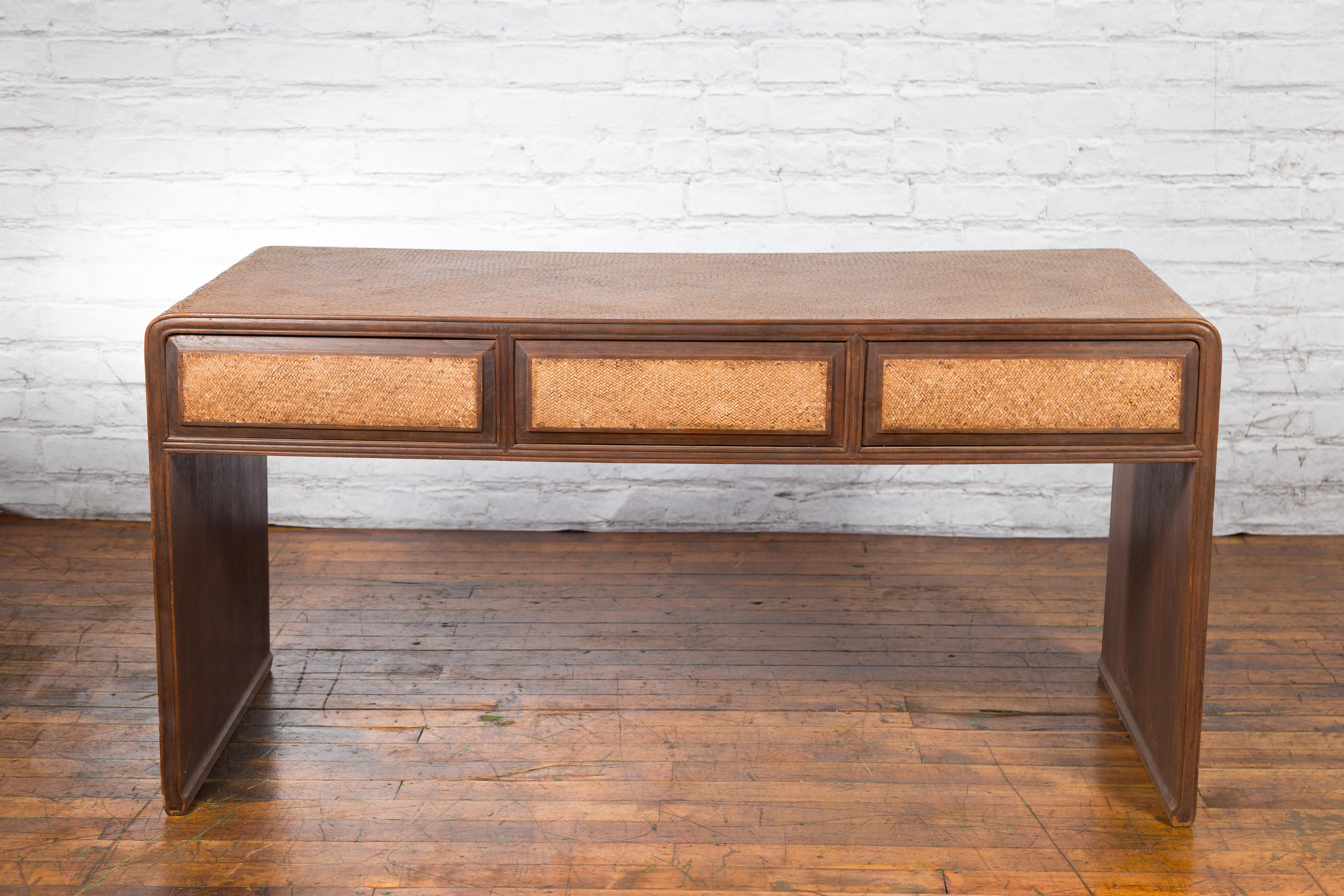 Chinese Qing Dynasty 19th Century Rattan over Wood Desk with Three Drawers For Sale 11