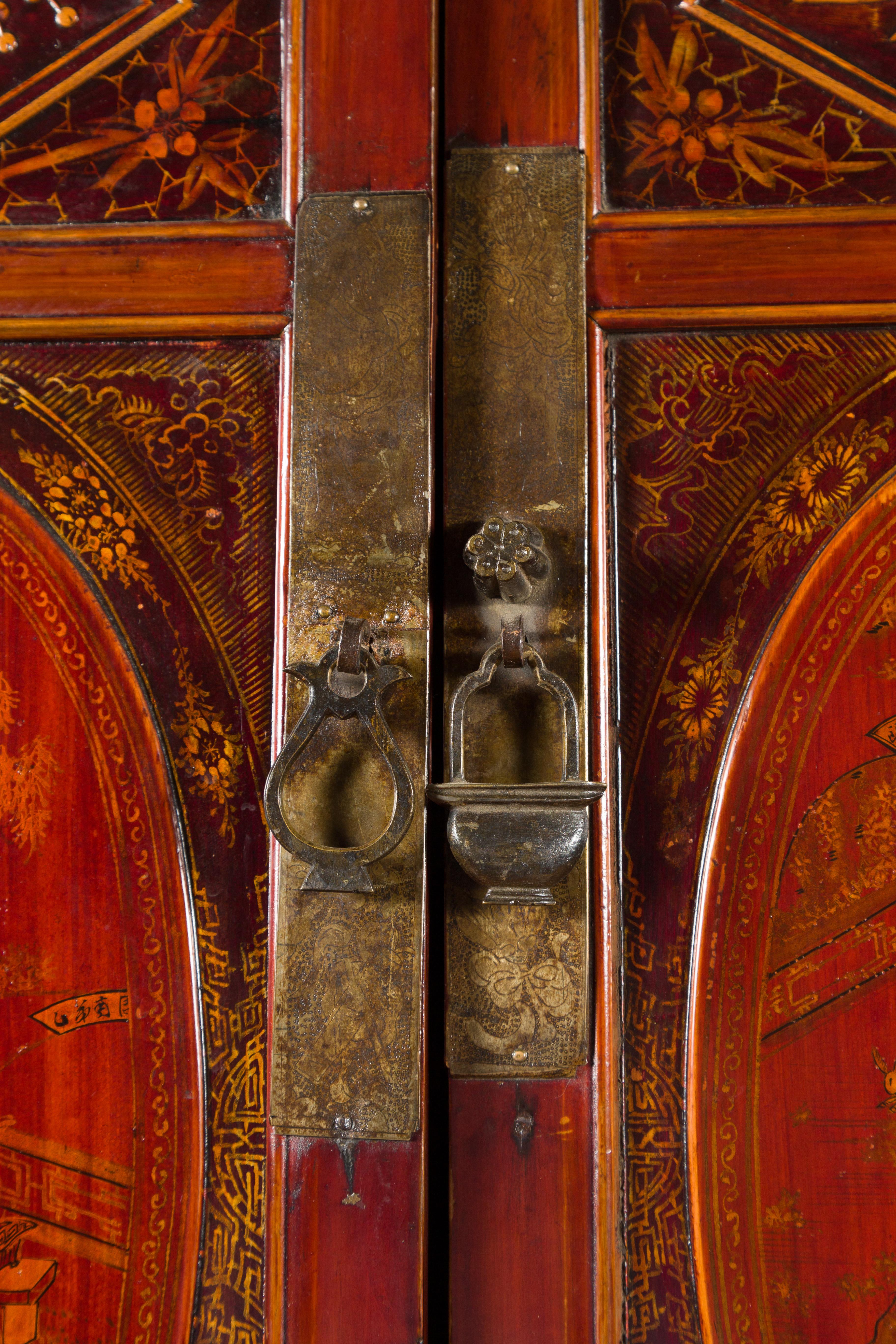 Cabinet rouge à huit portes et quatre tiroirs, dynastie chinoise Qing, 19e siècle en vente 9