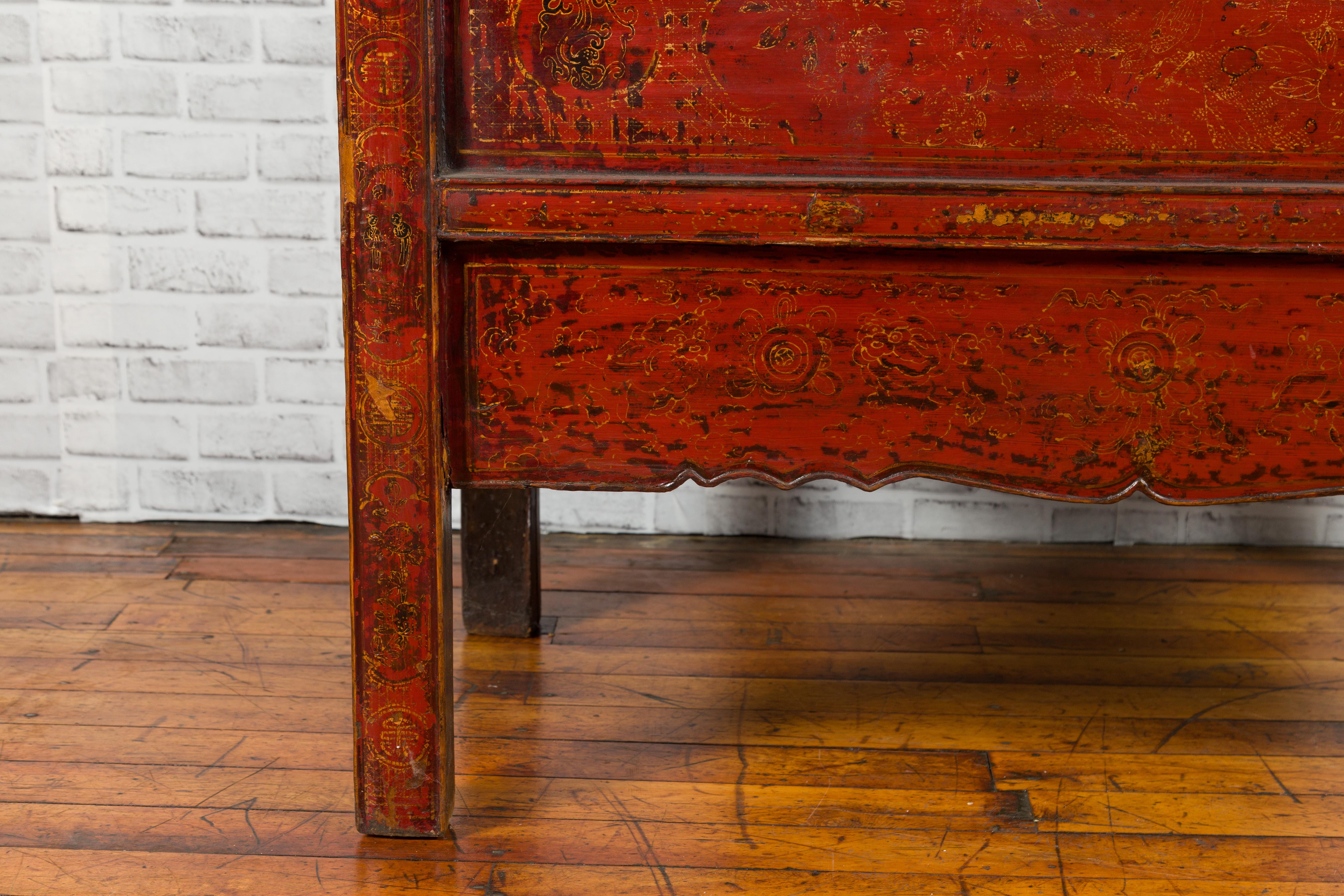Chinese Qing Dynasty 19th Century Red Cabinet with Hand Painted Chinoiseries For Sale 4