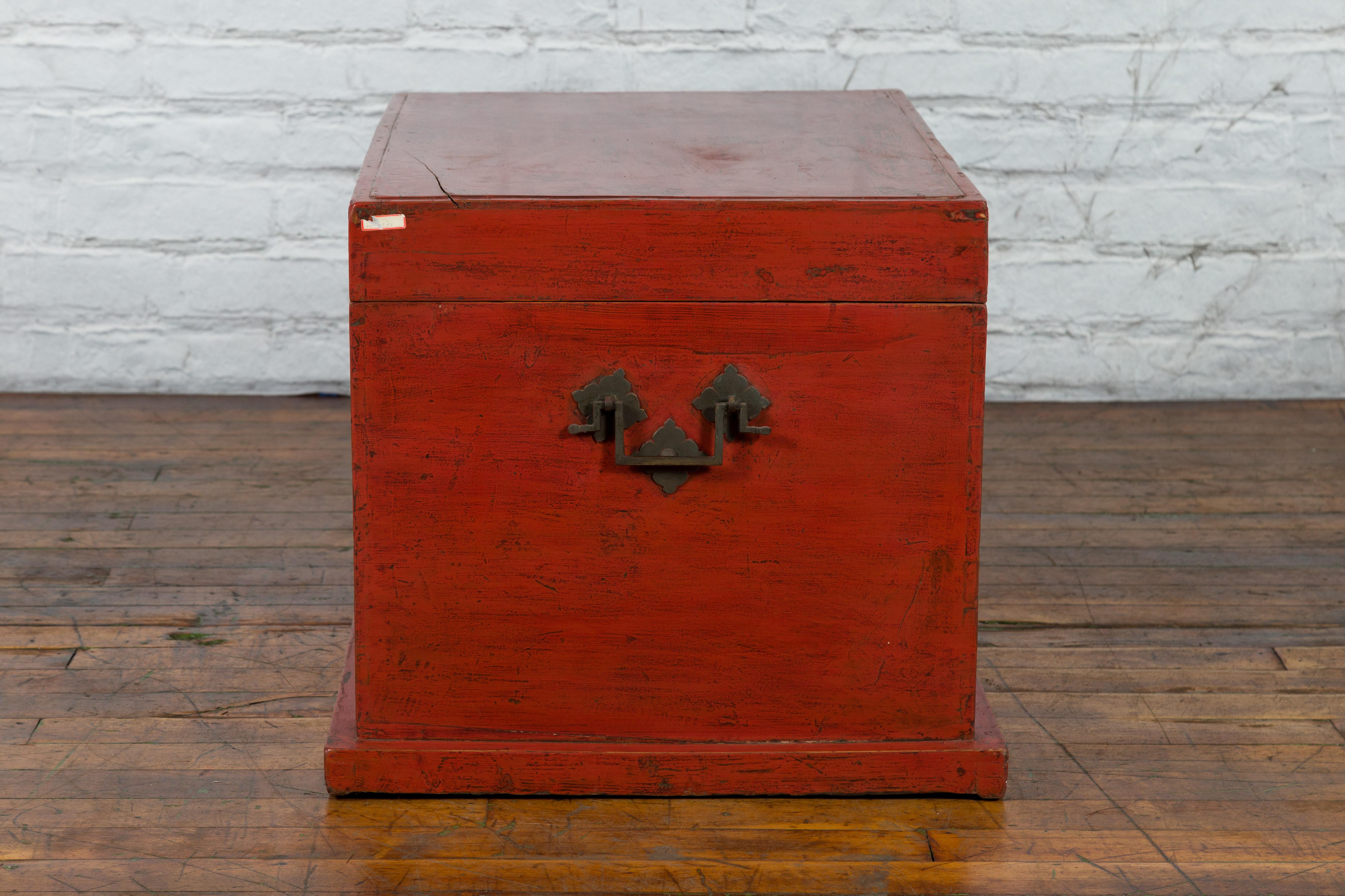 Chinese Qing Dynasty 19th Century Red Lacquer Blanket Chest with Brass Hardware For Sale 11