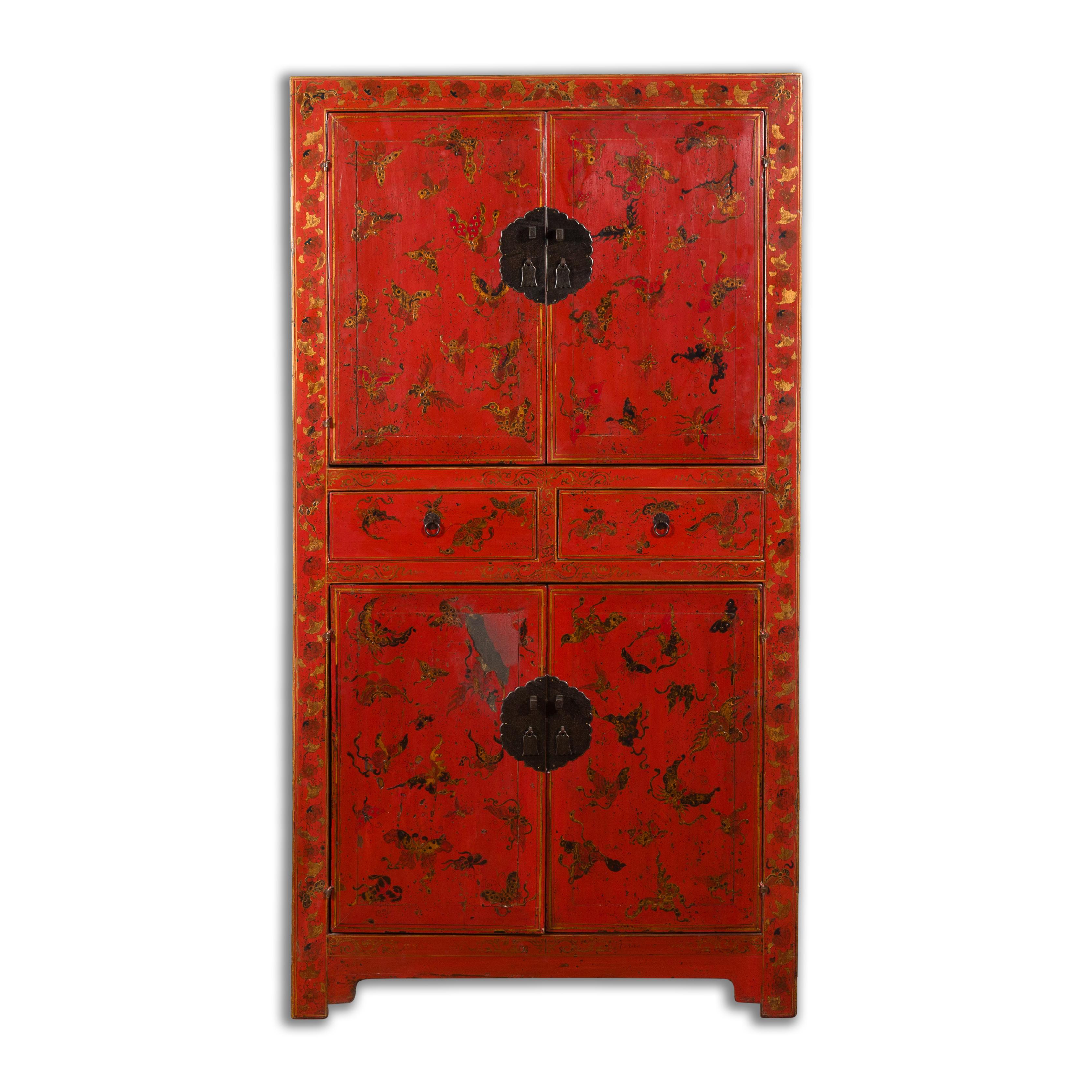 Chinese Qing Dynasty 19th Century Red Lacquer Cabinet with Butterfly Décor For Sale 7