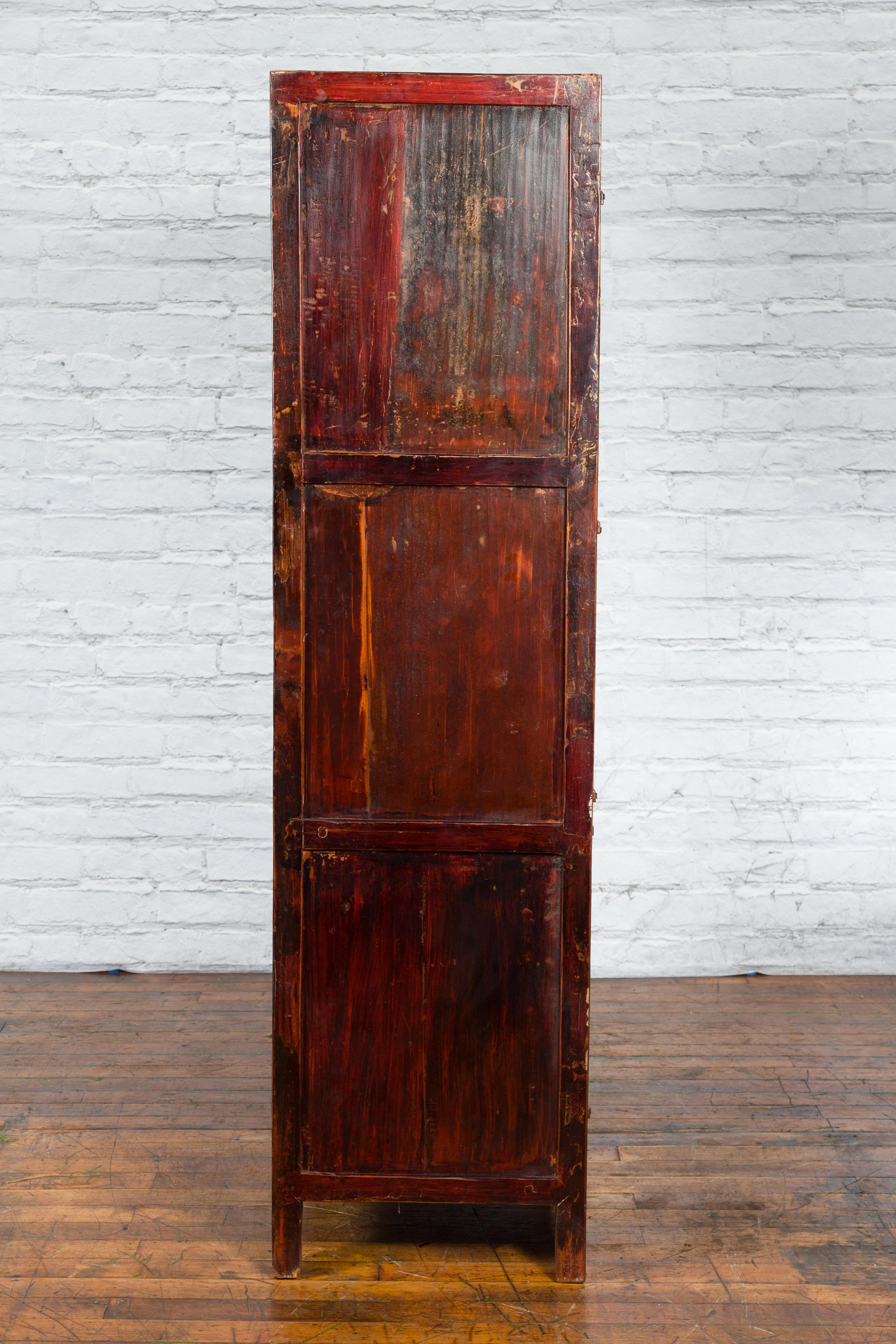 Chinese Qing Dynasty 19th Century Red Lacquer Cabinet with Butterfly Décor For Sale 8