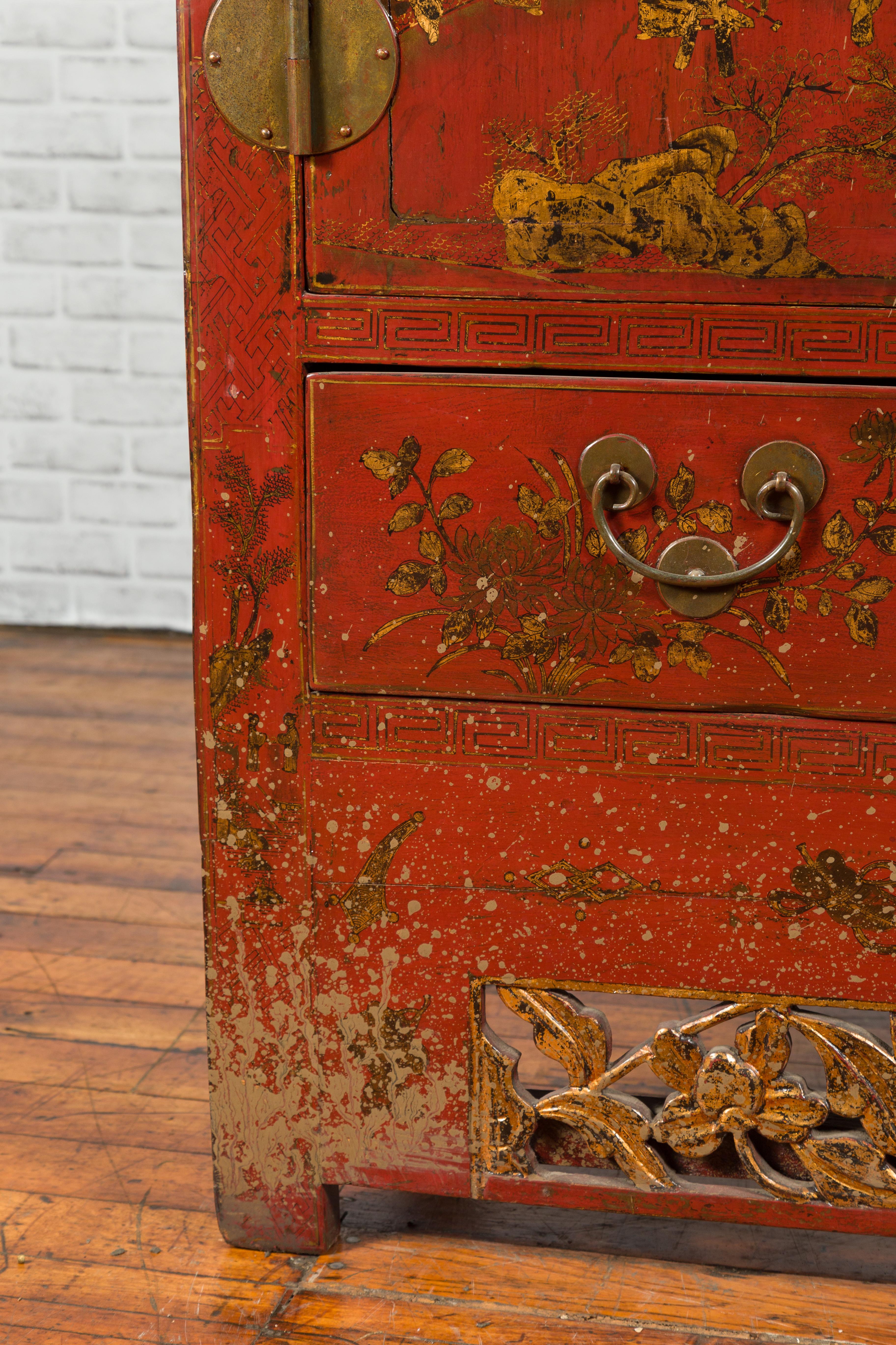 Chinese Qing Dynasty 19th Century Red Lacquer Cabinet with Chinoiserie Décor For Sale 6