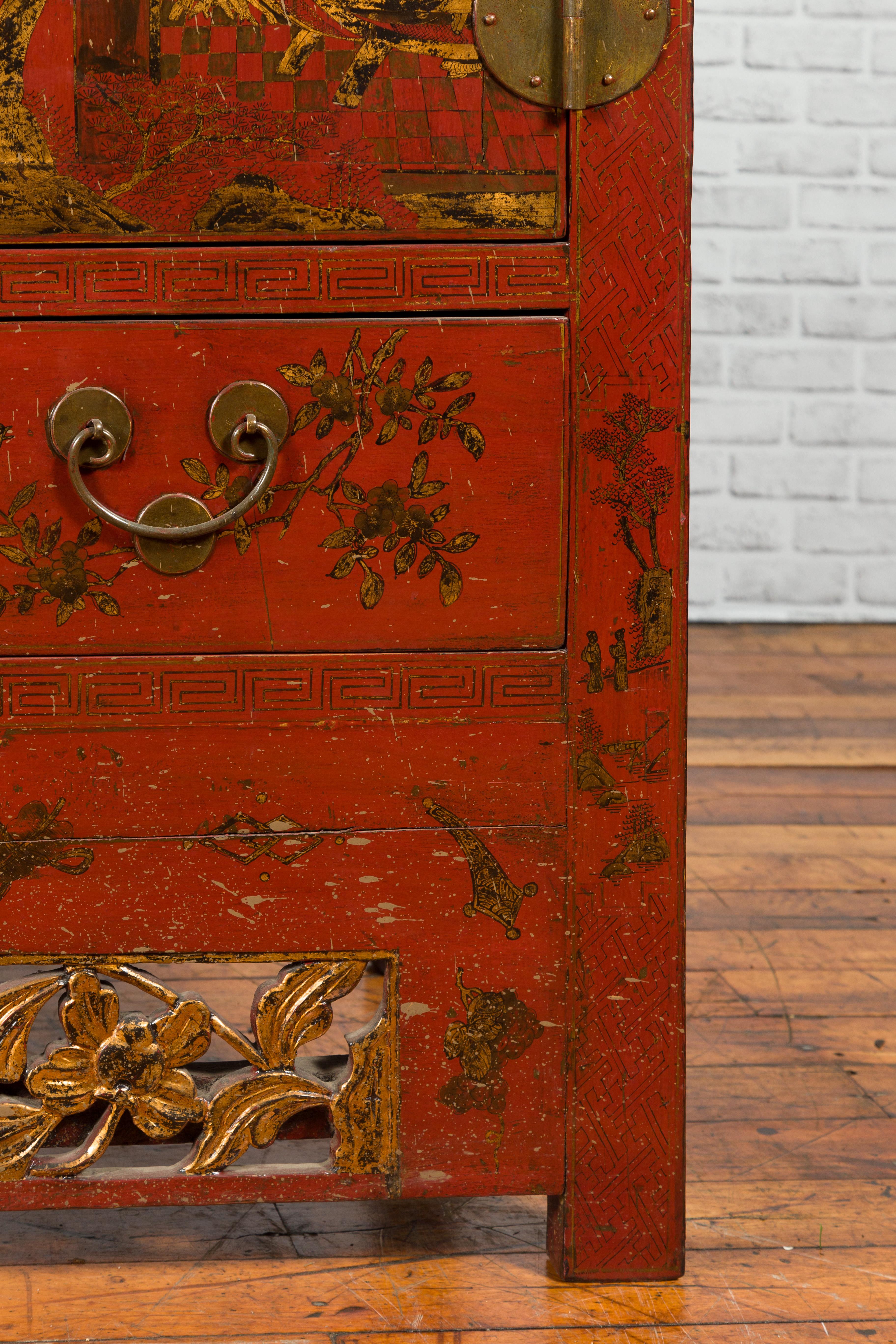 Chinese Qing Dynasty 19th Century Red Lacquer Cabinet with Chinoiserie Décor For Sale 7
