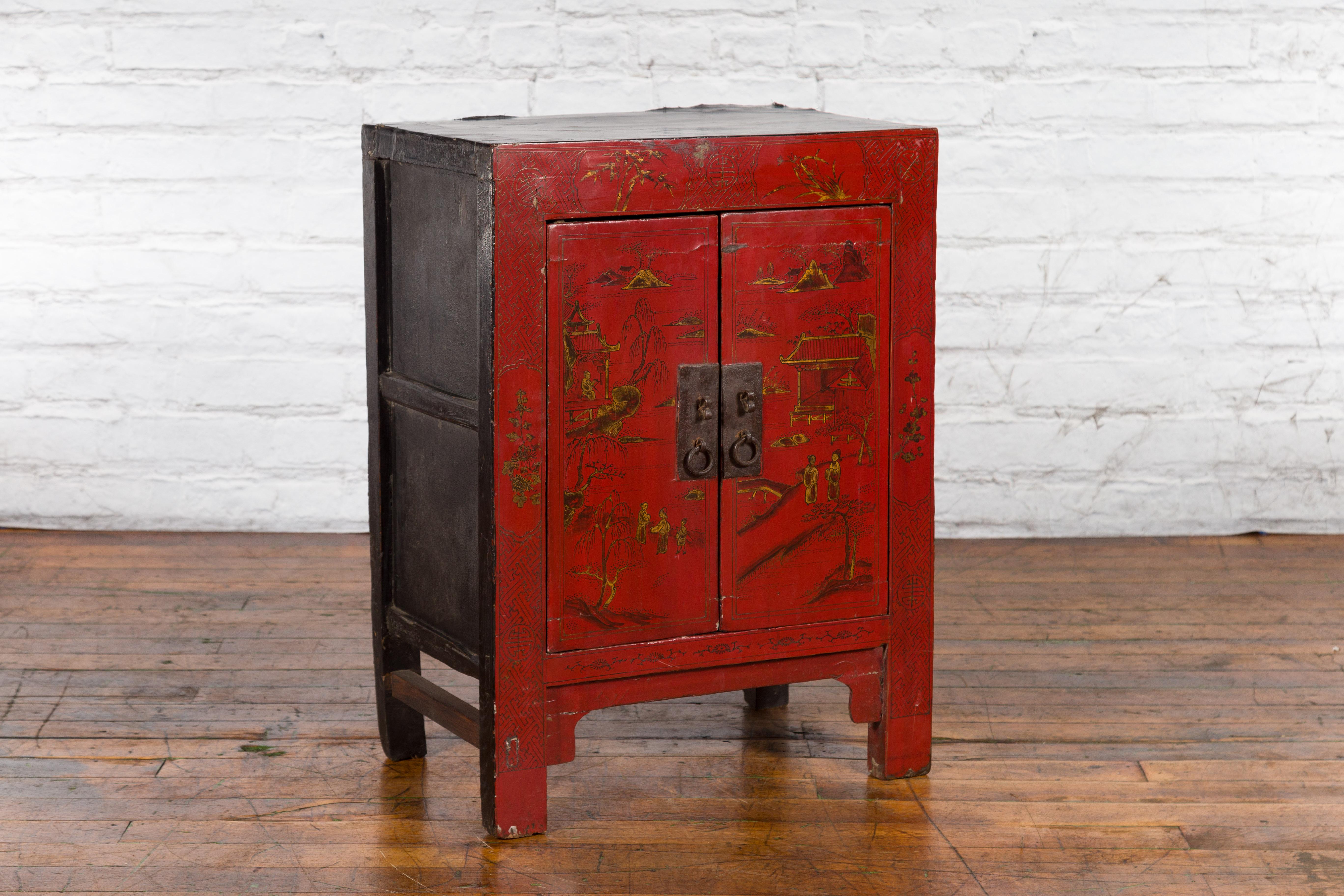 Chinese Qing Dynasty 19th Century Red Lacquer Cabinet with Chinoiserie Décor In Good Condition In Yonkers, NY