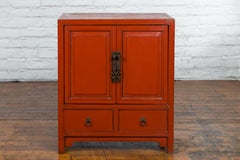 Armadio in lacca rossa del XIX secolo della dinastia Qing con porte e cassetti