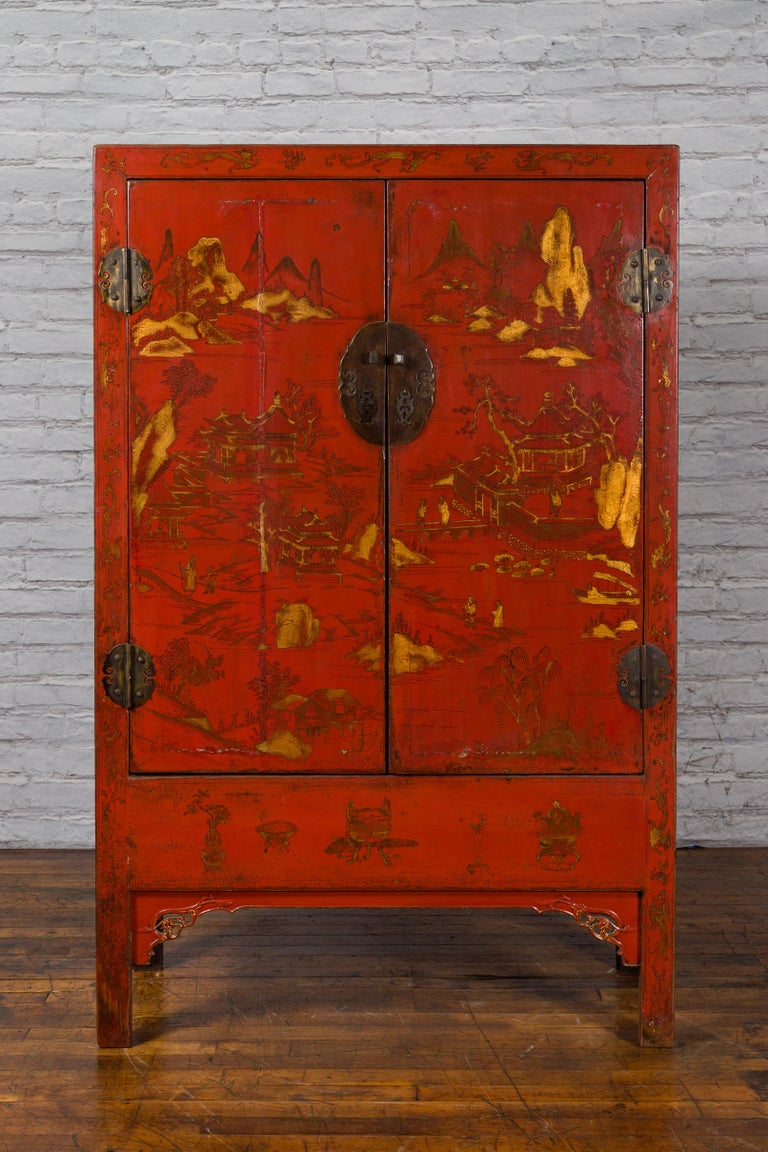 Chinese Qing Dynasty 19th Century Red Lacquer Cabinet with Gold Chinoiseries In Good Condition For Sale In Yonkers, NY