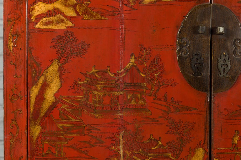 Chinese Qing Dynasty 19th Century Red Lacquer Cabinet with Gold Chinoiseries For Sale 4