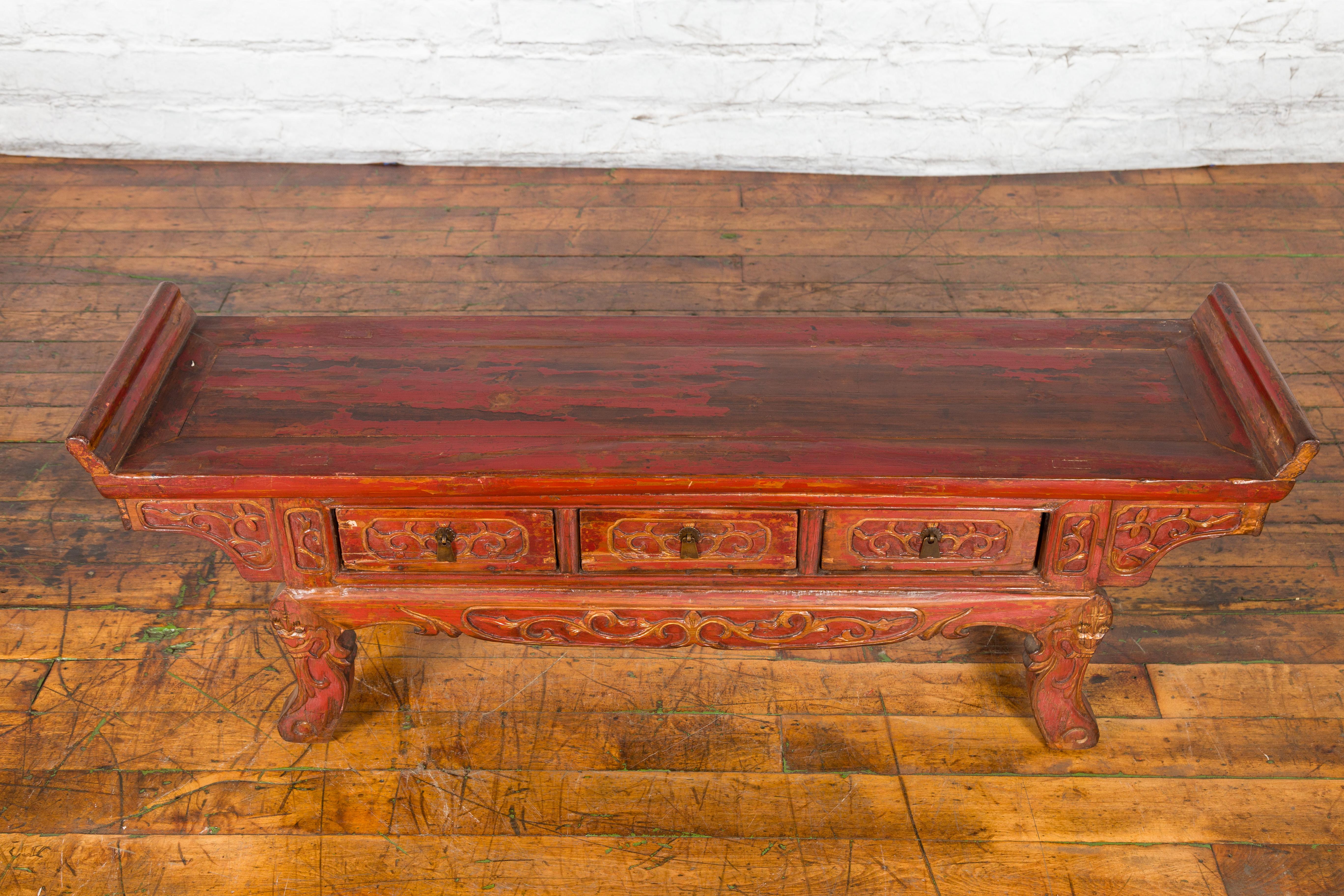 Chinese Qing Dynasty 19th Century Red Lacquer Low Altar Table with Carved Motifs For Sale 4