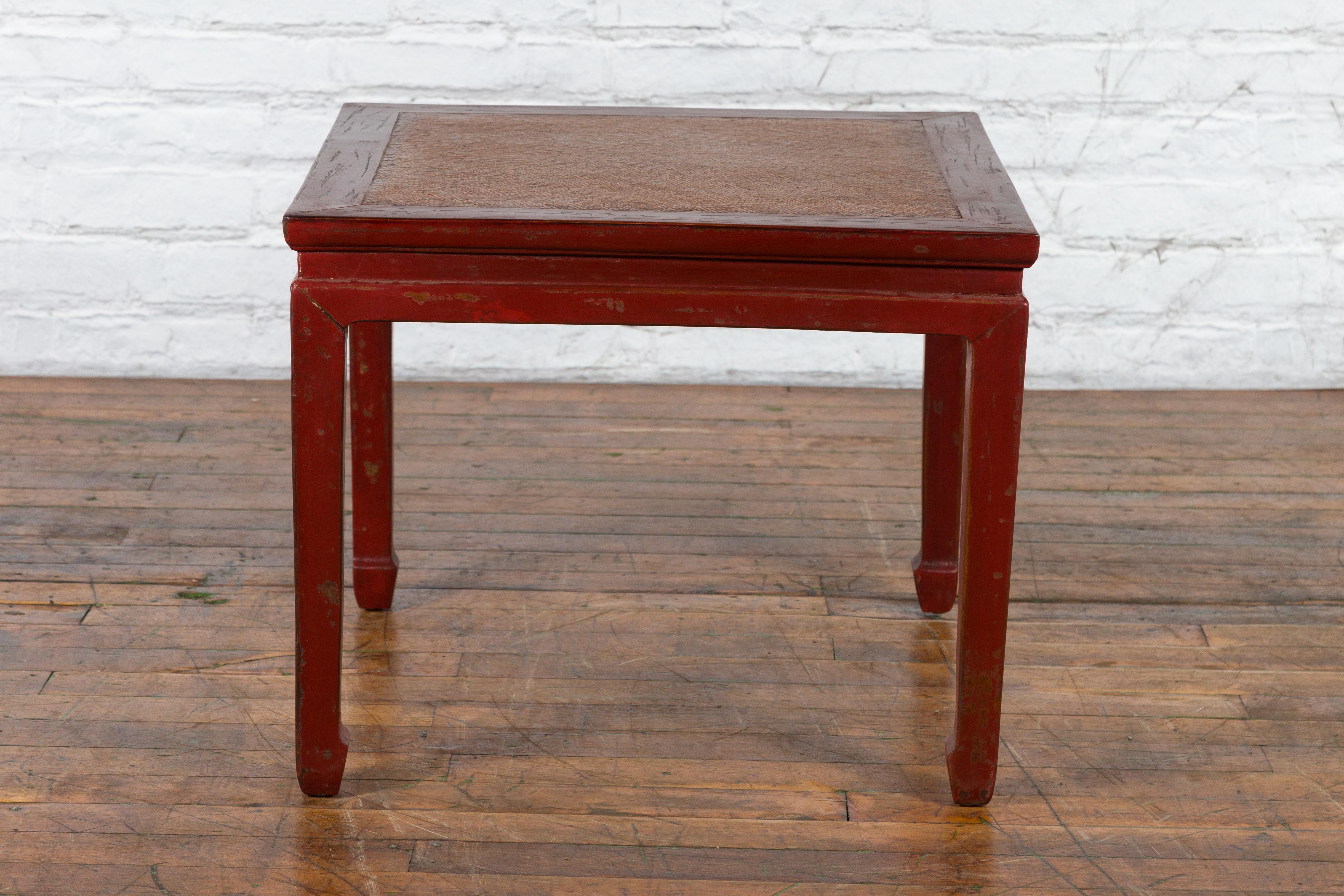Chinese Qing Dynasty 19th Century Red Lacquer Side Table with Woven Rattan Top For Sale 13