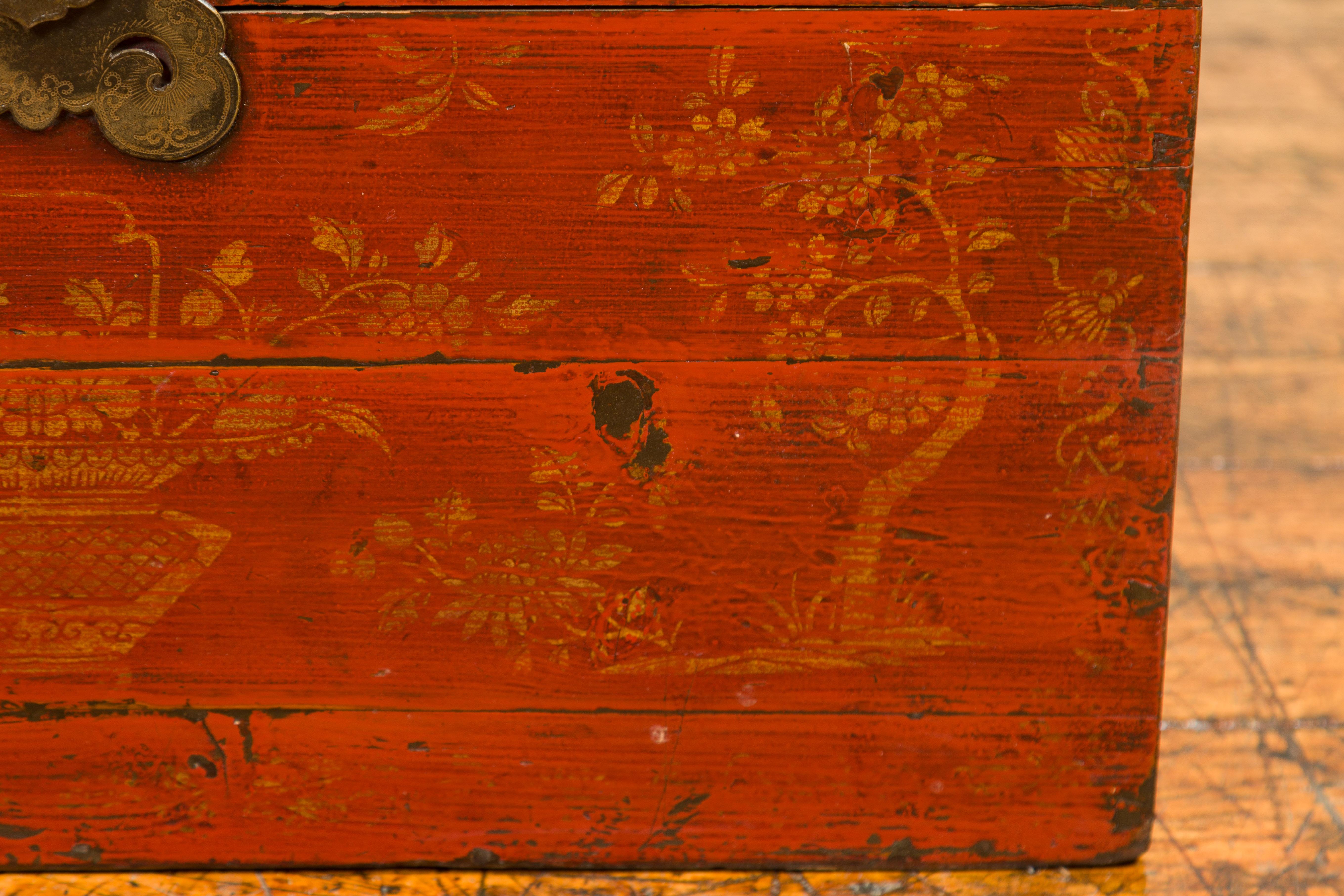 Chinese Qing Dynasty 19th Century Red Lacquered Blanket Chest with Floral Décor 8