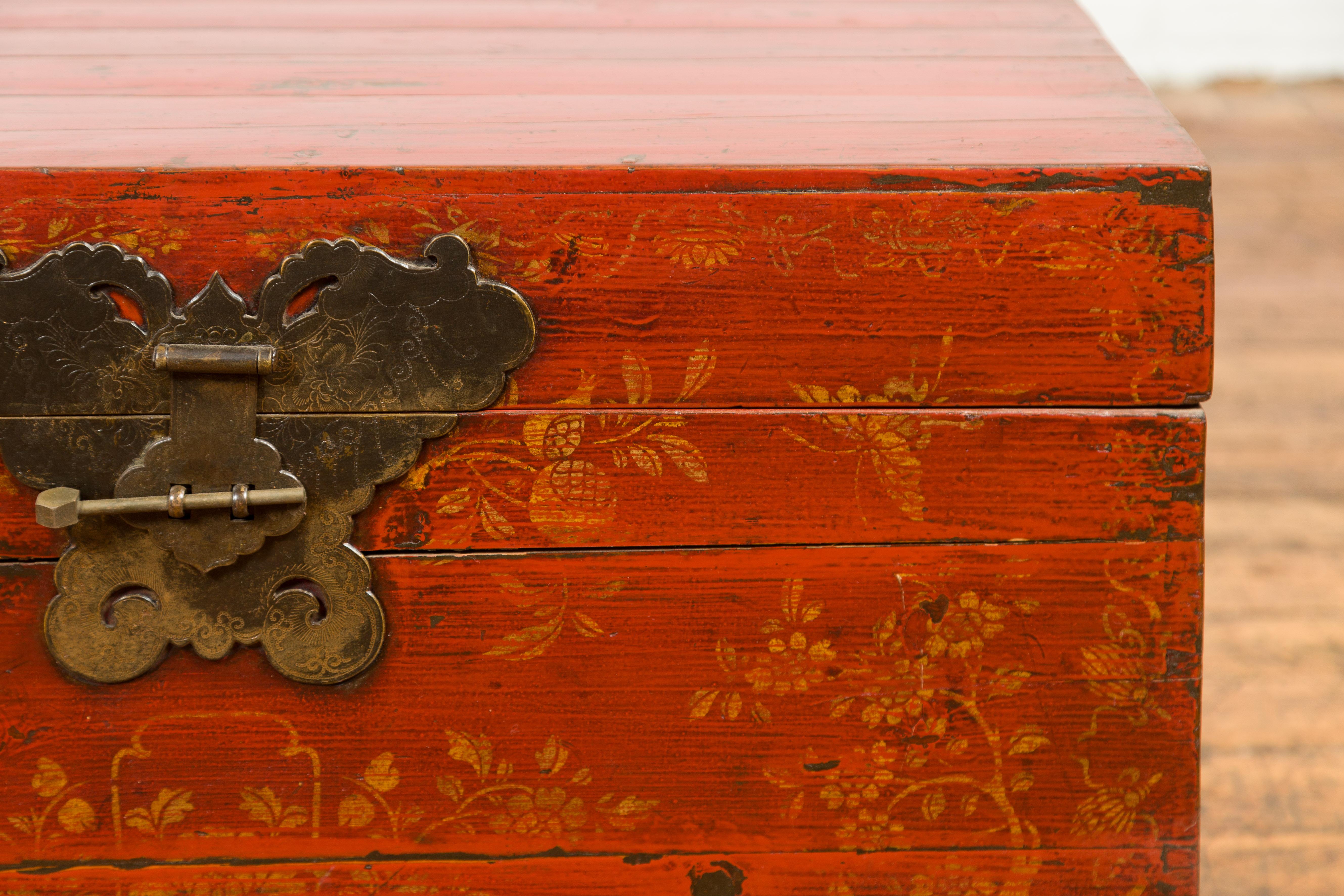 Chinese Qing Dynasty 19th Century Red Lacquered Blanket Chest with Floral Décor 4