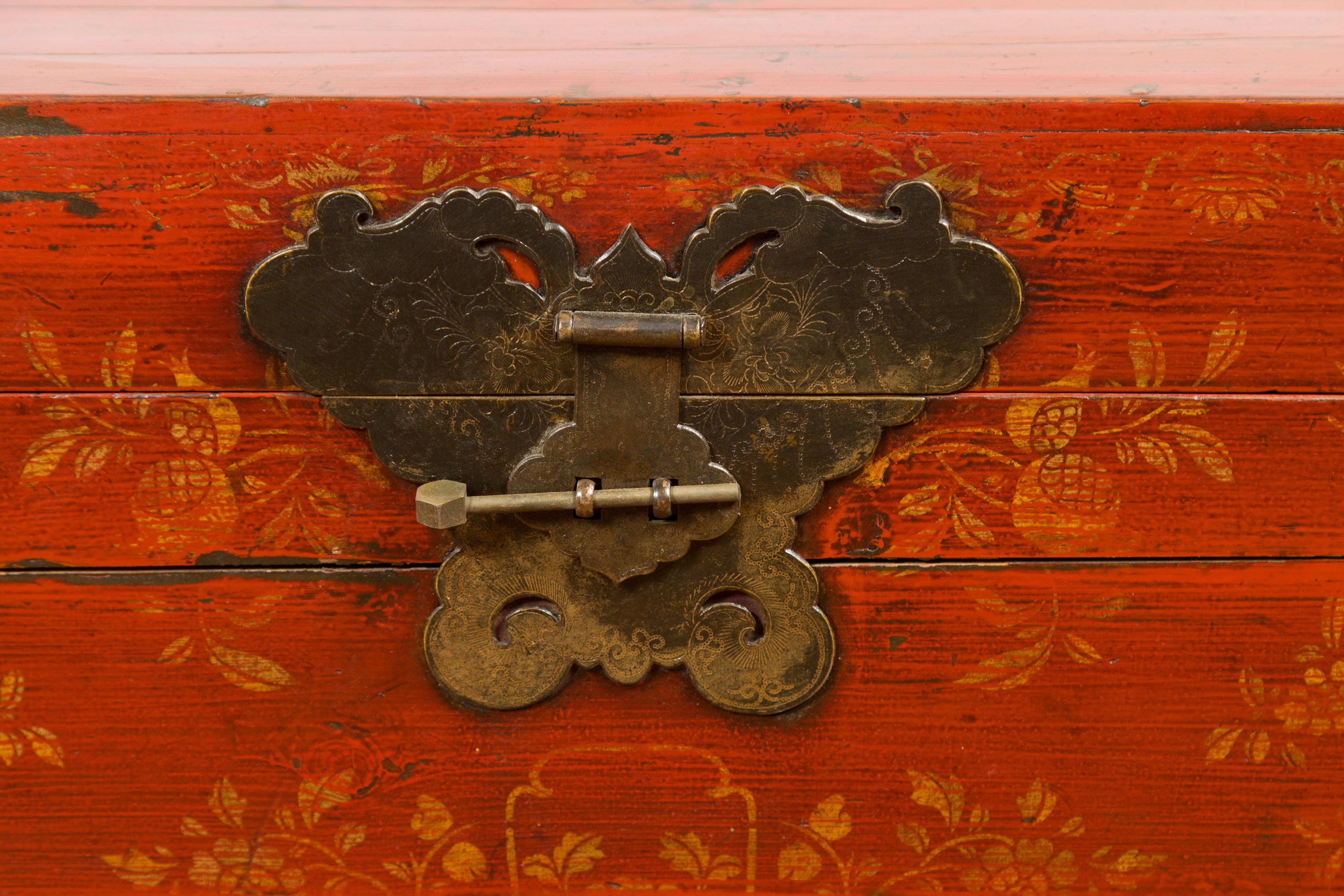 Chinese Qing Dynasty 19th Century Red Lacquered Blanket Chest with Floral Décor 5