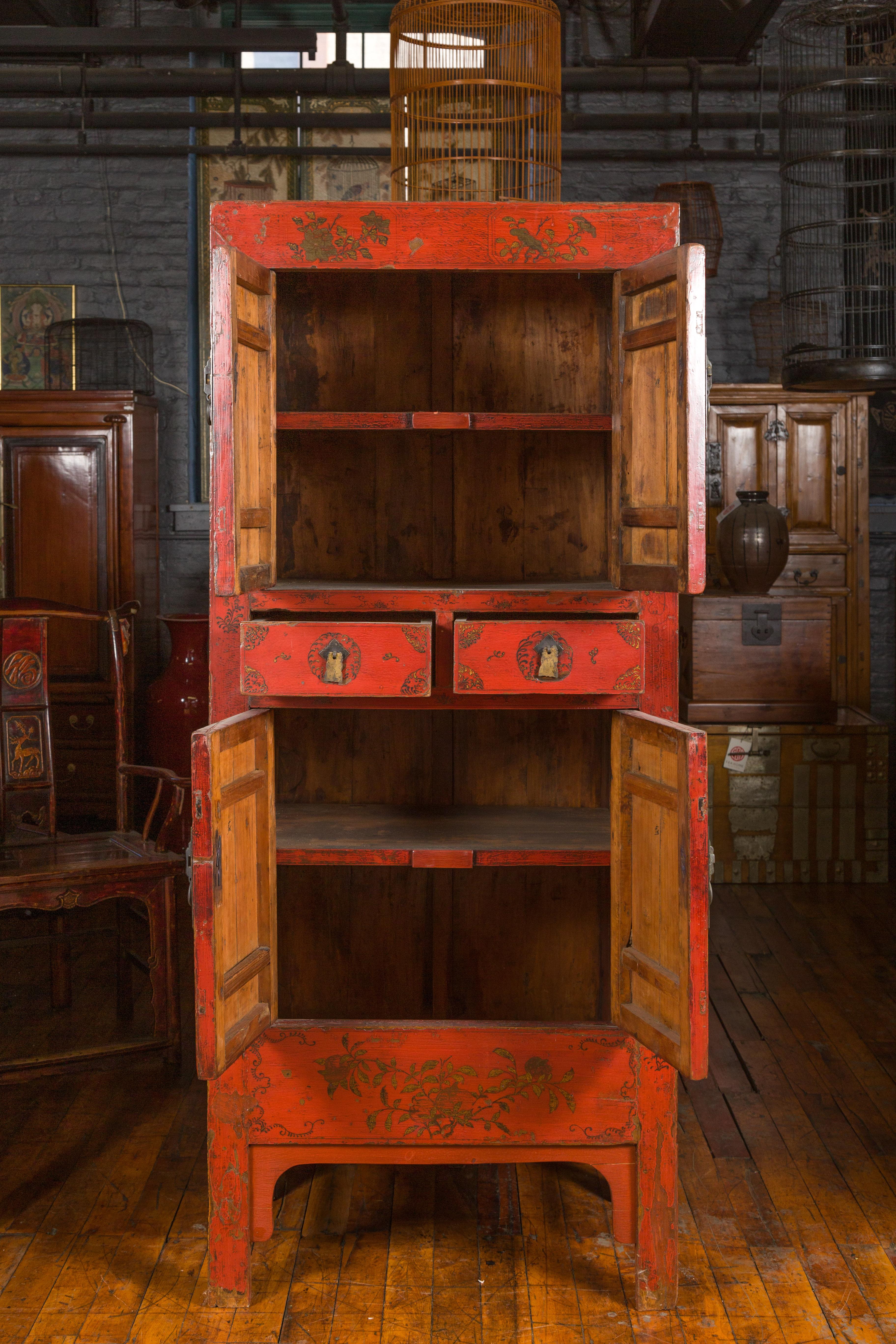 Chinese Qing Dynasty 19th Century Red Lacquered Cabinet with Gold Floral Motifs In Good Condition In Yonkers, NY