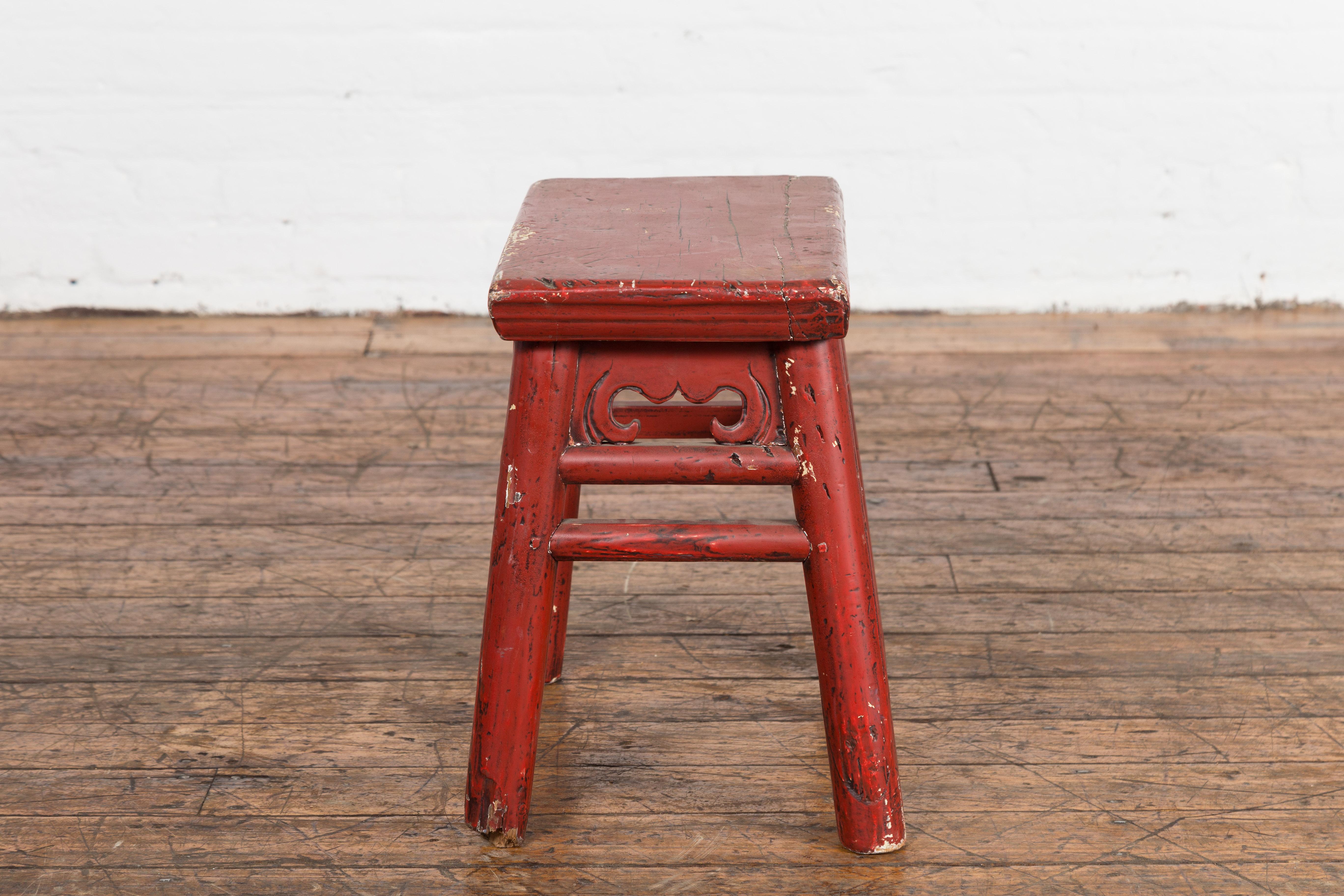 Chinese Qing Dynasty 19th Century Red Lacquered Stool with Carved Apron For Sale 12