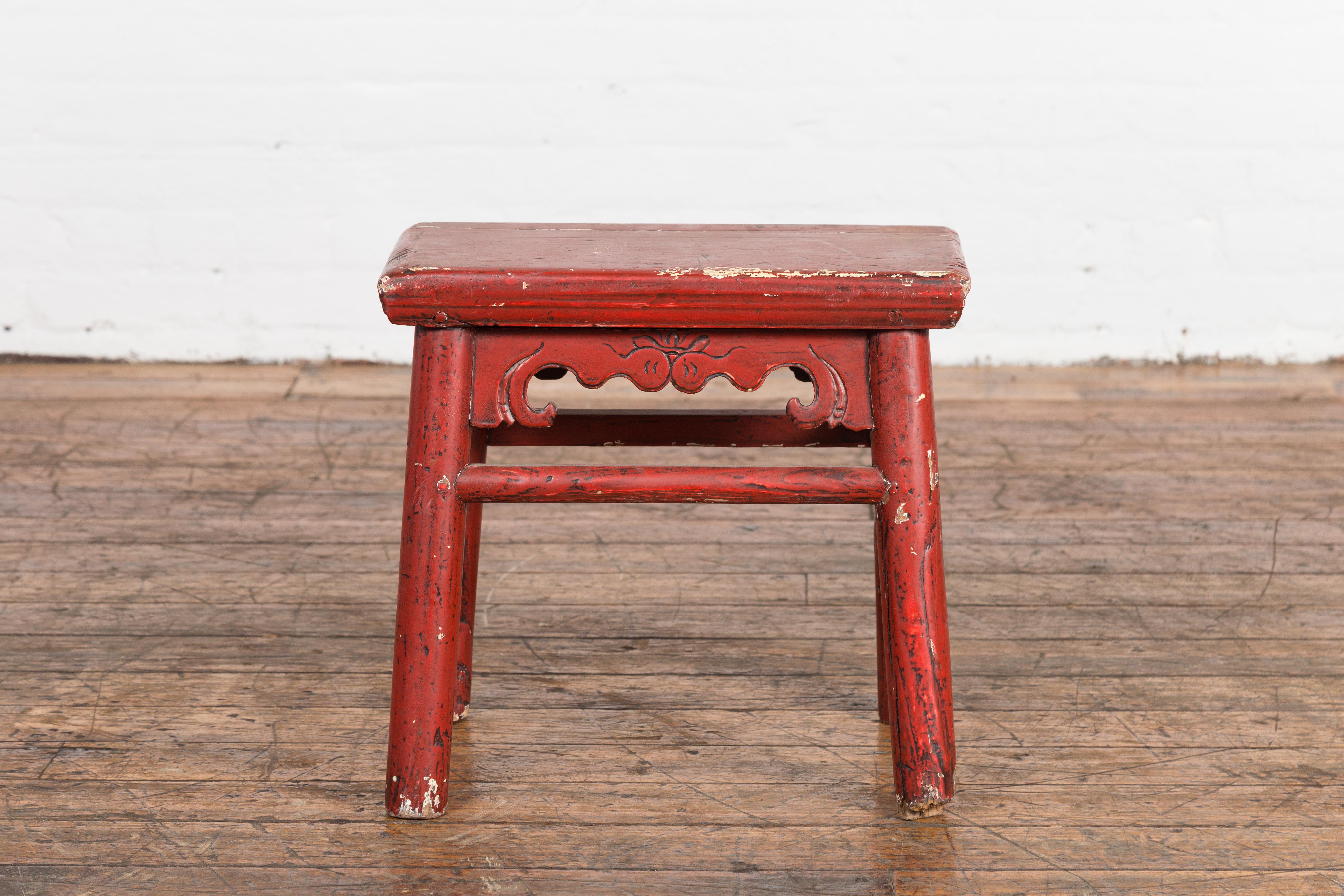 Chinese Qing Dynasty 19th Century Red Lacquered Stool with Carved Apron For Sale 1