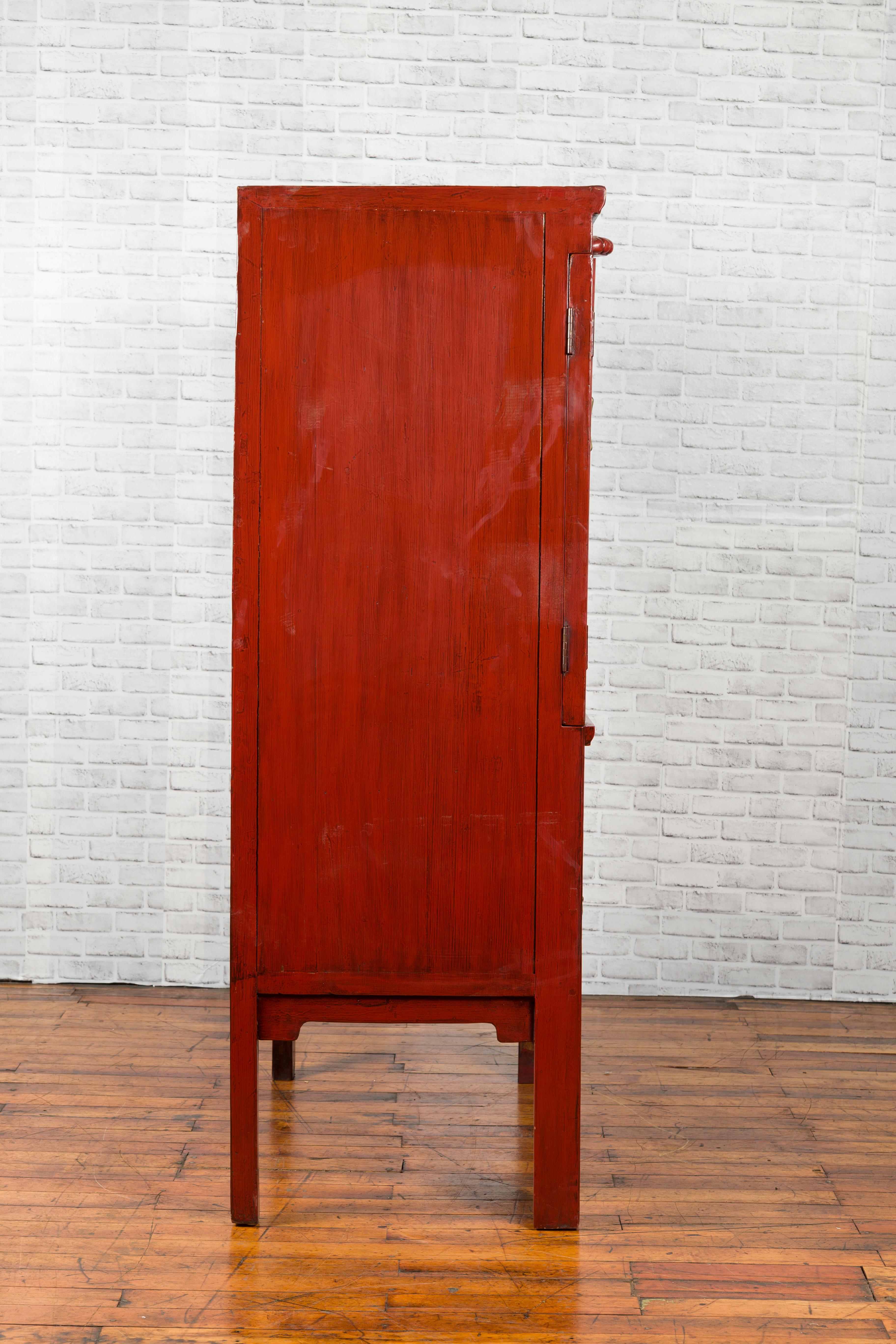 Chinese Qing Dynasty 19th Century Red Lacquered Wedding Cabinet with Medallion 7