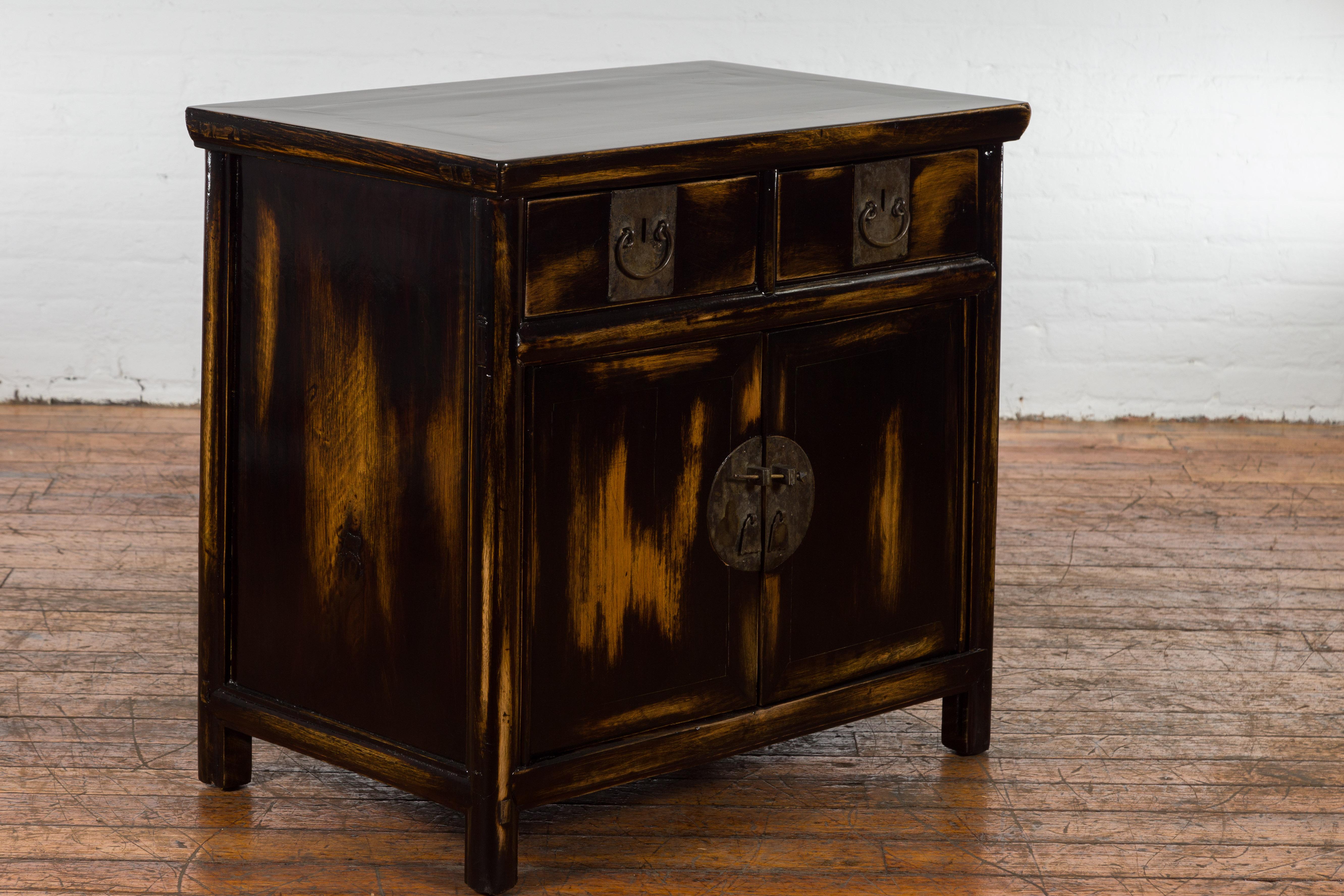 Lacquered Chinese Qing Dynasty 19th Century Side Cabinet with Black and Brown Lacquer For Sale